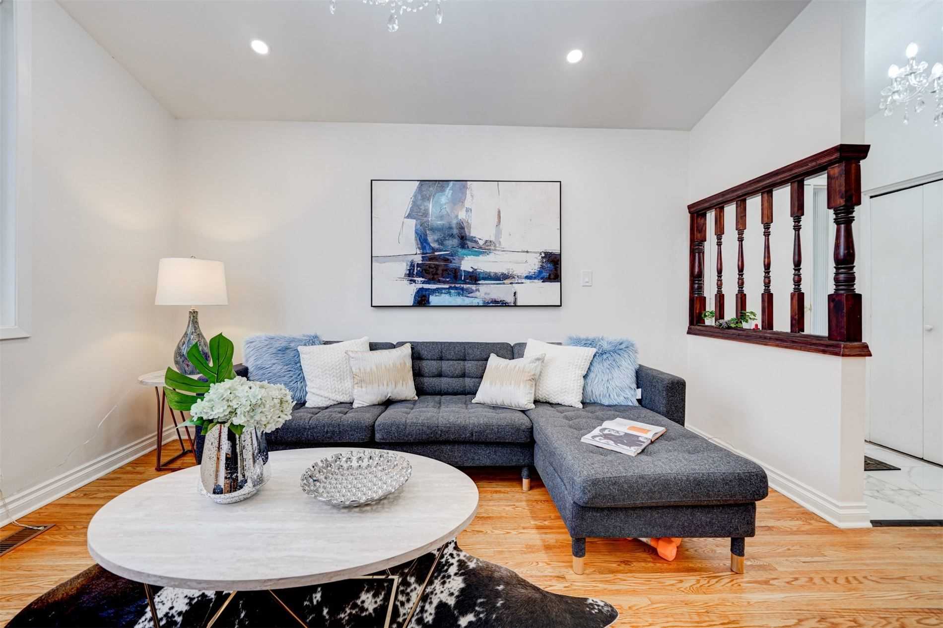 89 Murray Dr
