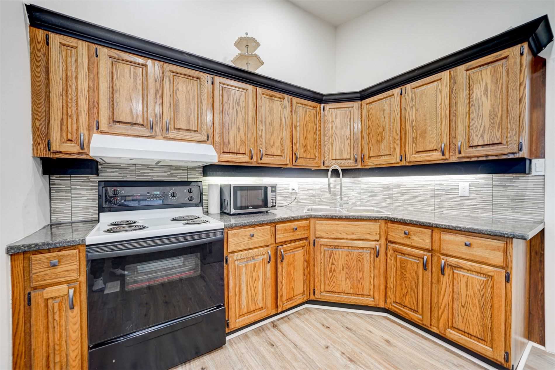 89 Murray Dr