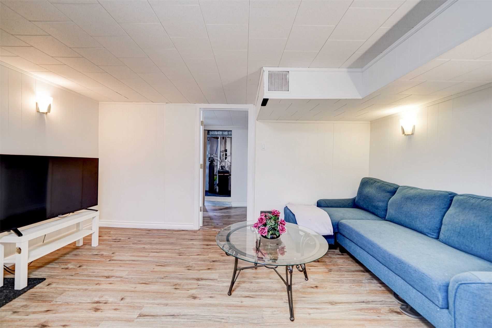 89 Murray Dr