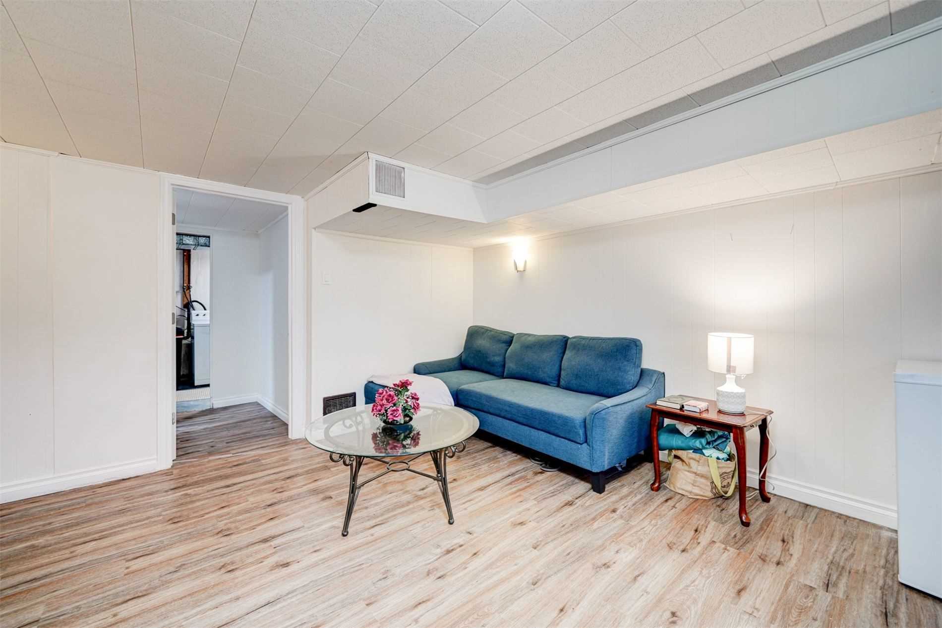 89 Murray Dr