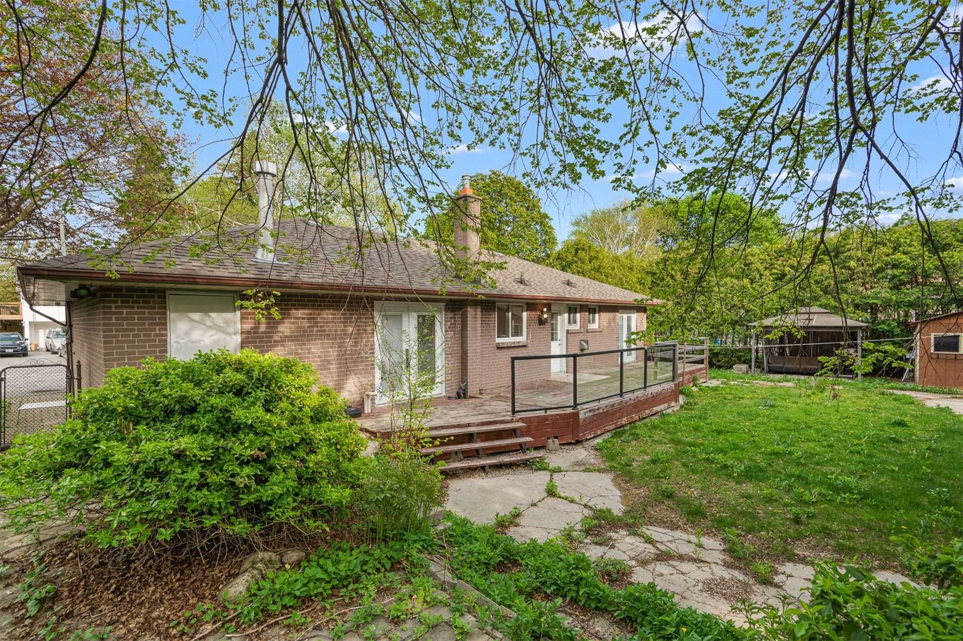 123 Sherwood Forest Dr