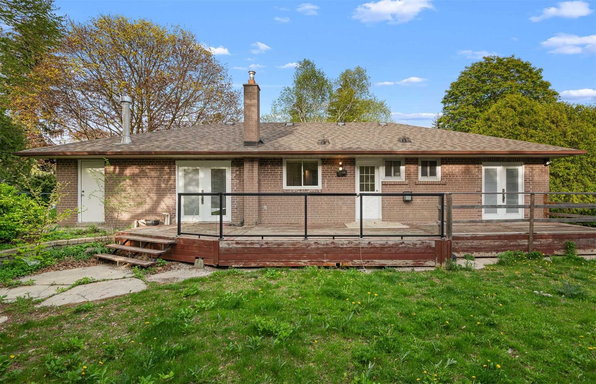 123 Sherwood Forest Dr