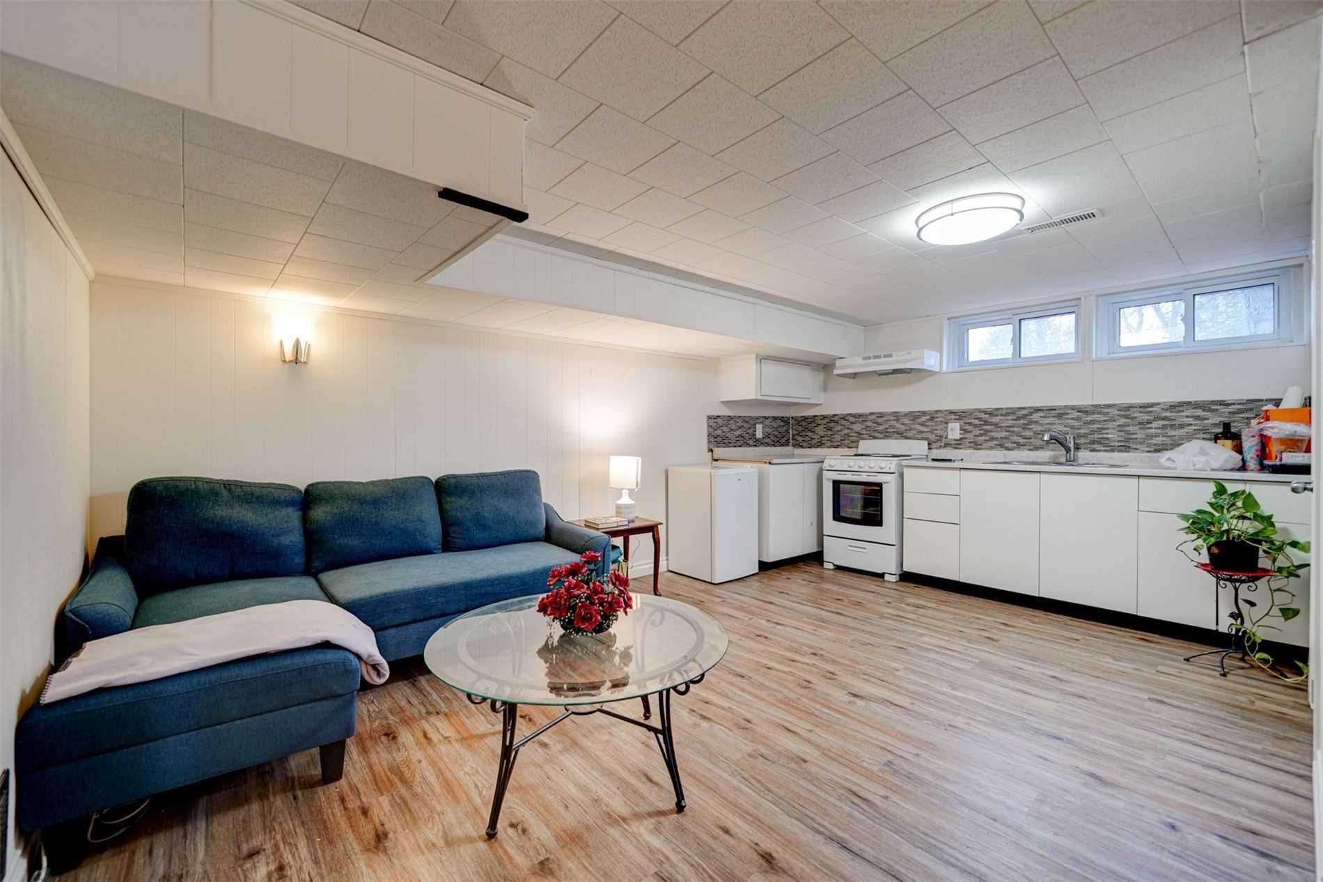89 Murray Dr