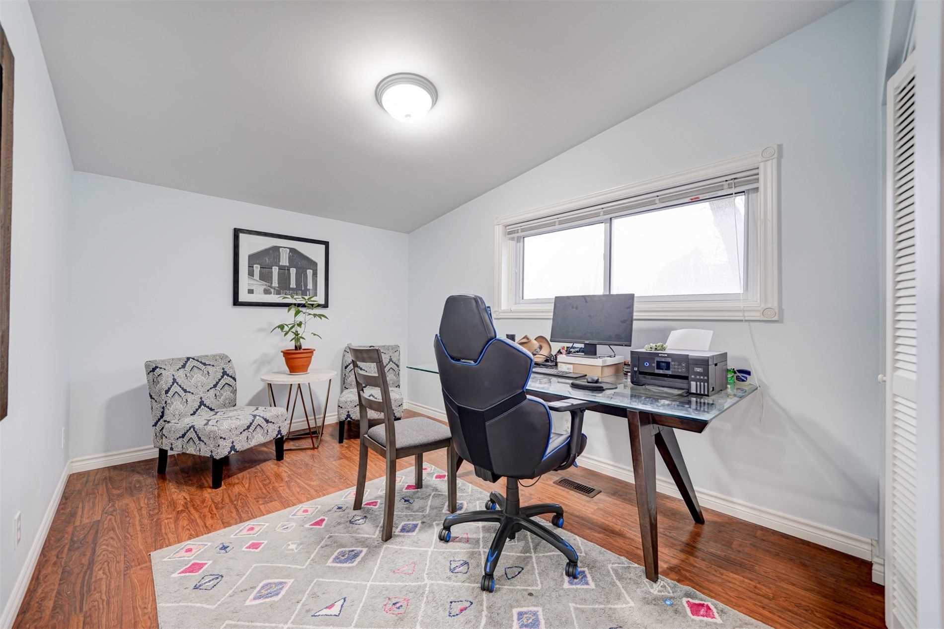 89 Murray Dr