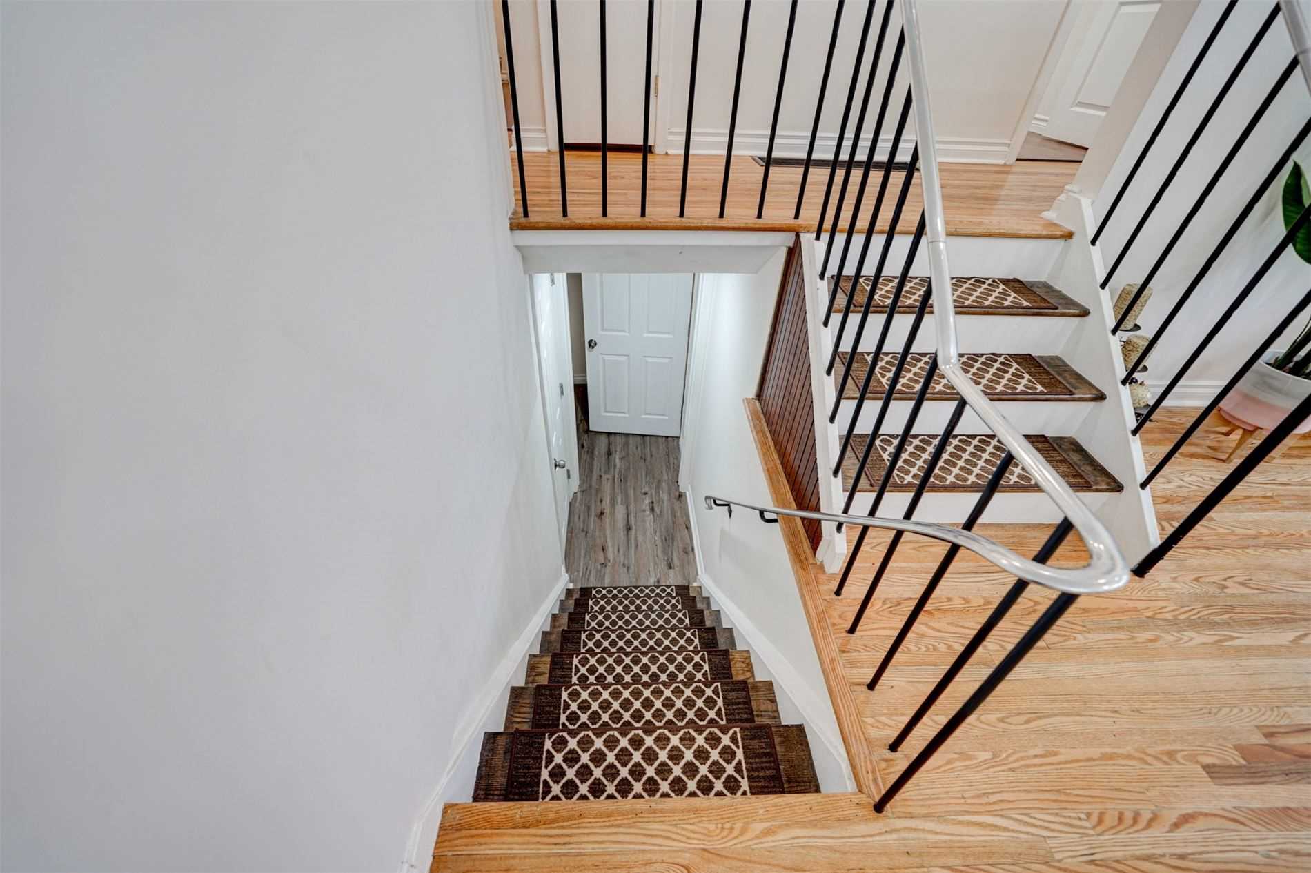 89 Murray Dr
