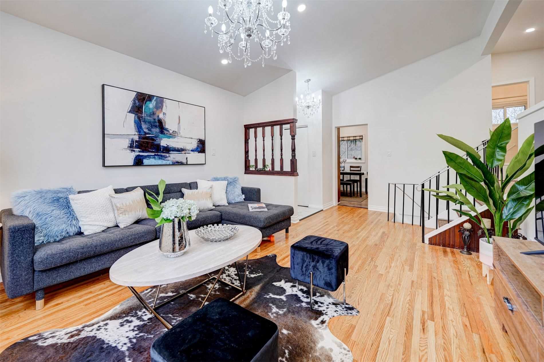 89 Murray Dr