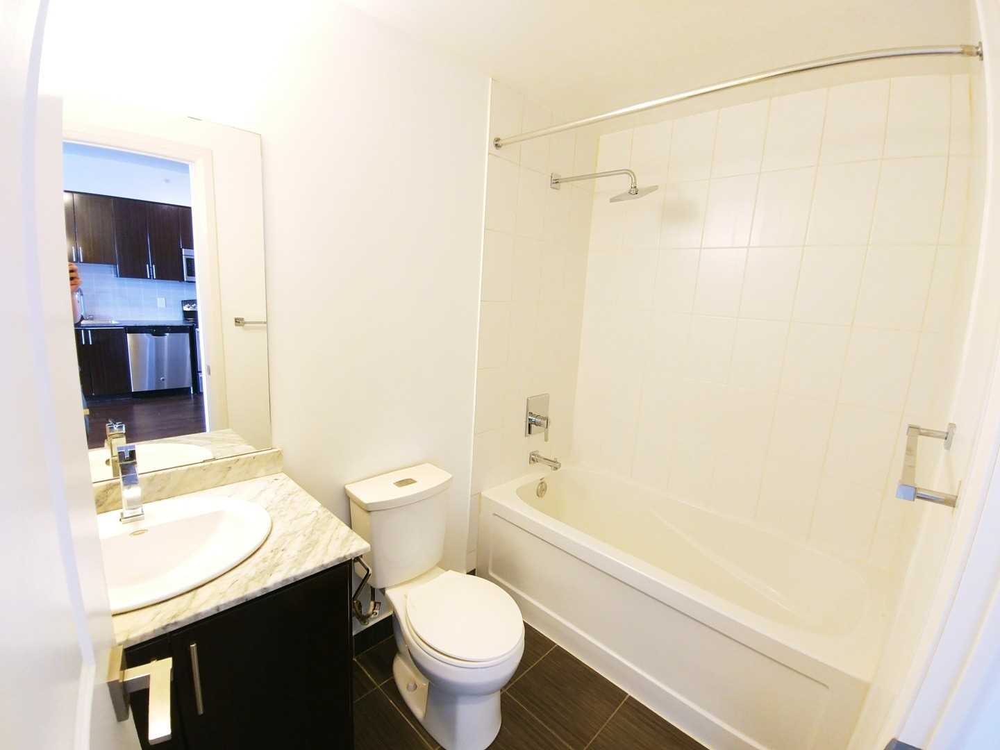 7161 Yonge St, #2133