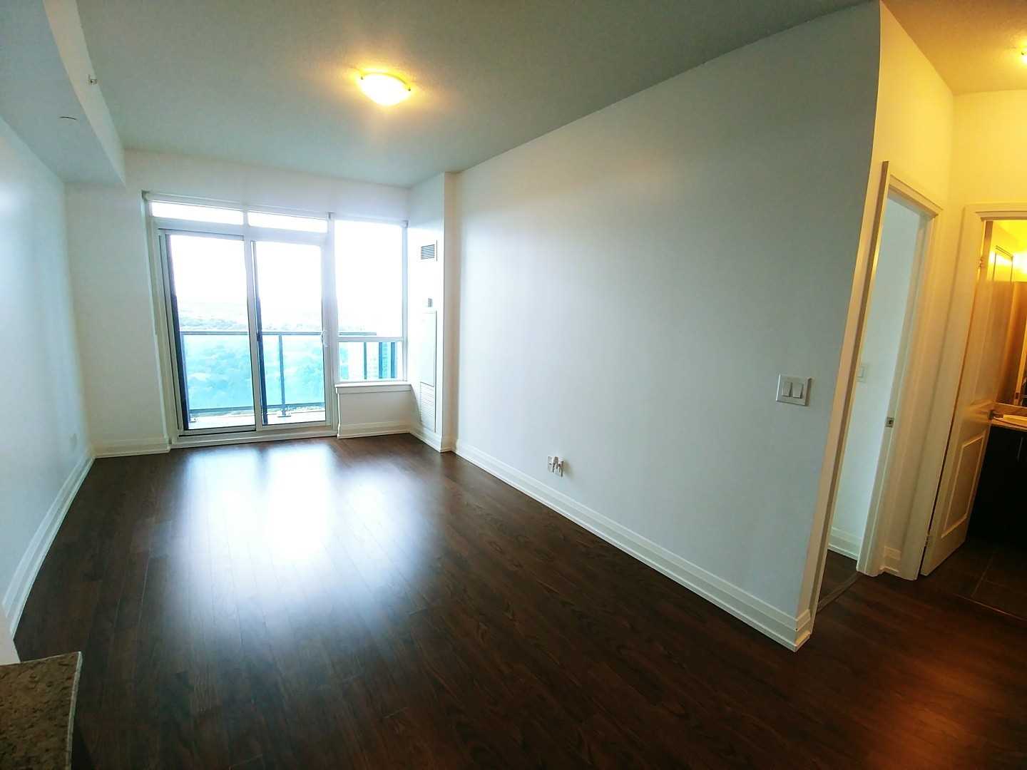 7161 Yonge St, #2133