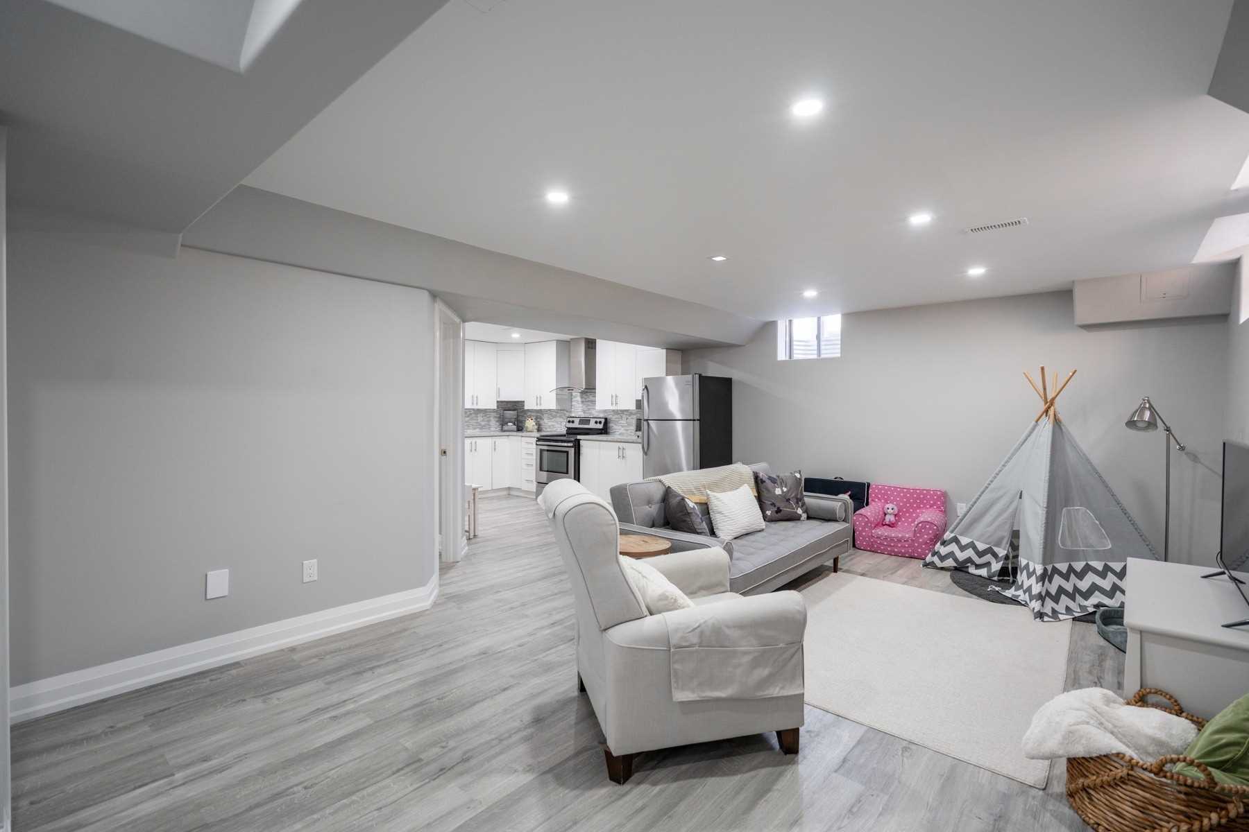 60 Jenkins Ave