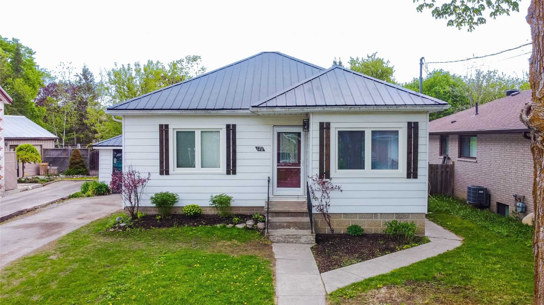 170 St John St