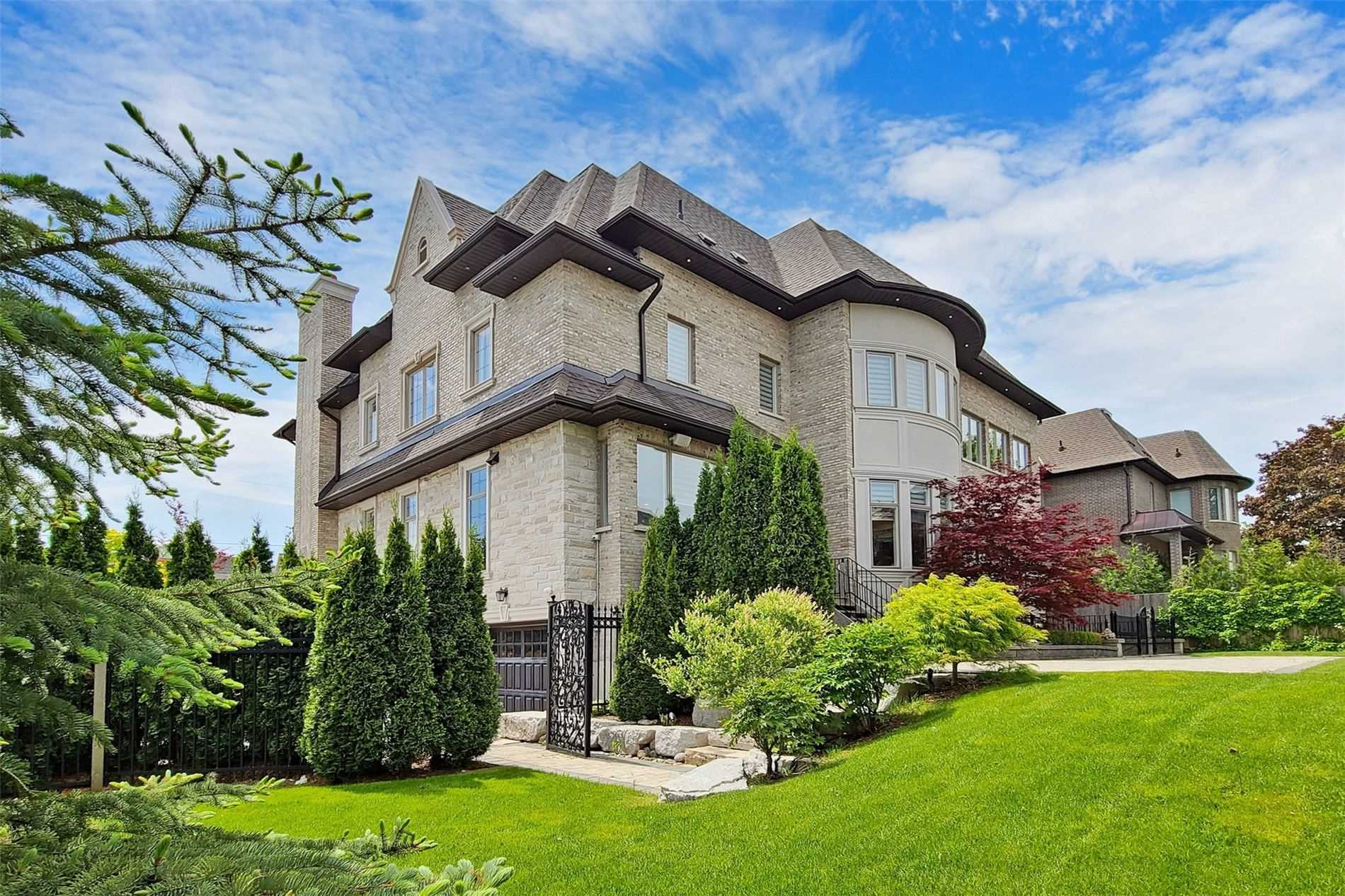 60 Westwood Lane