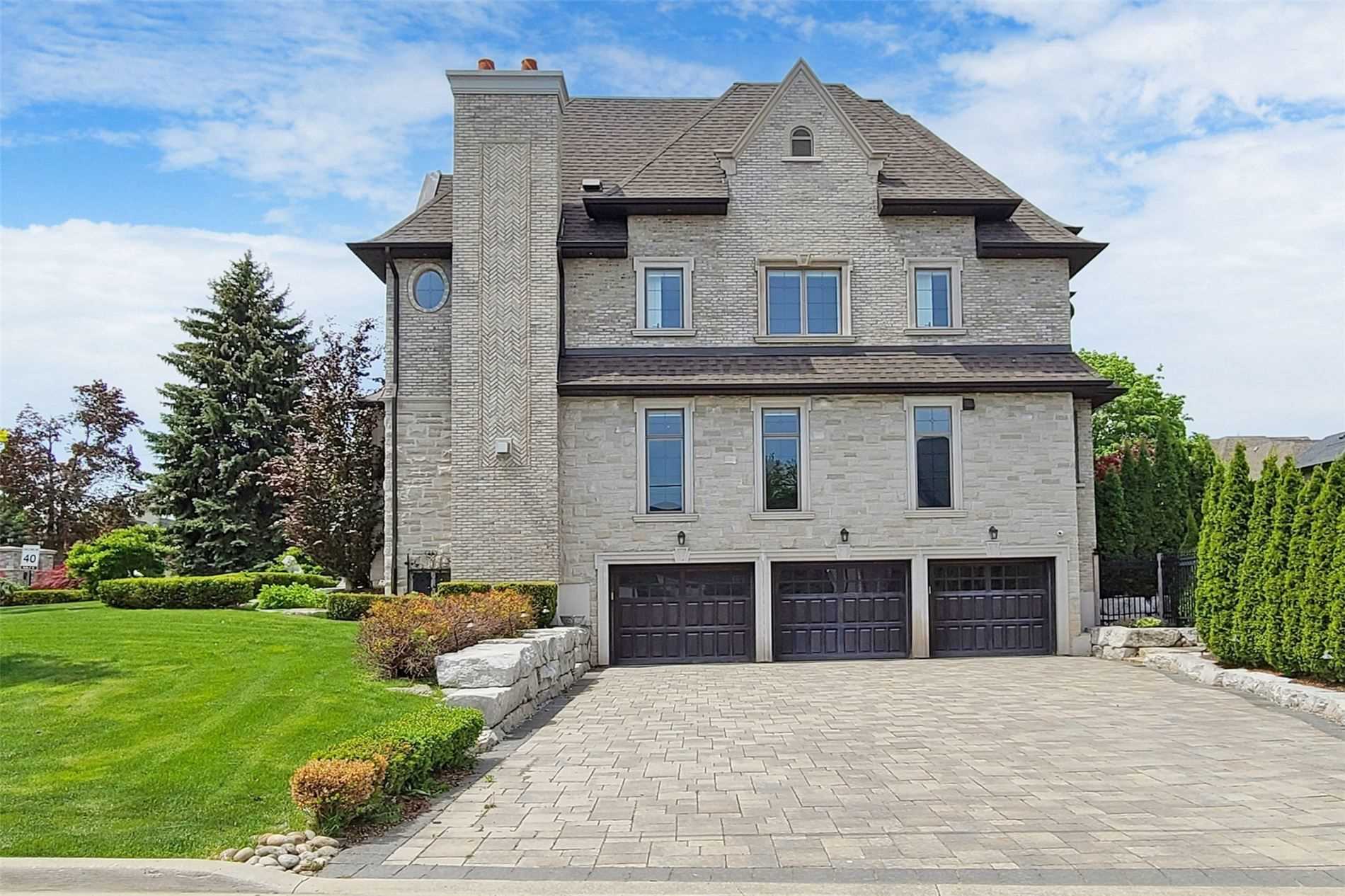 60 Westwood Lane