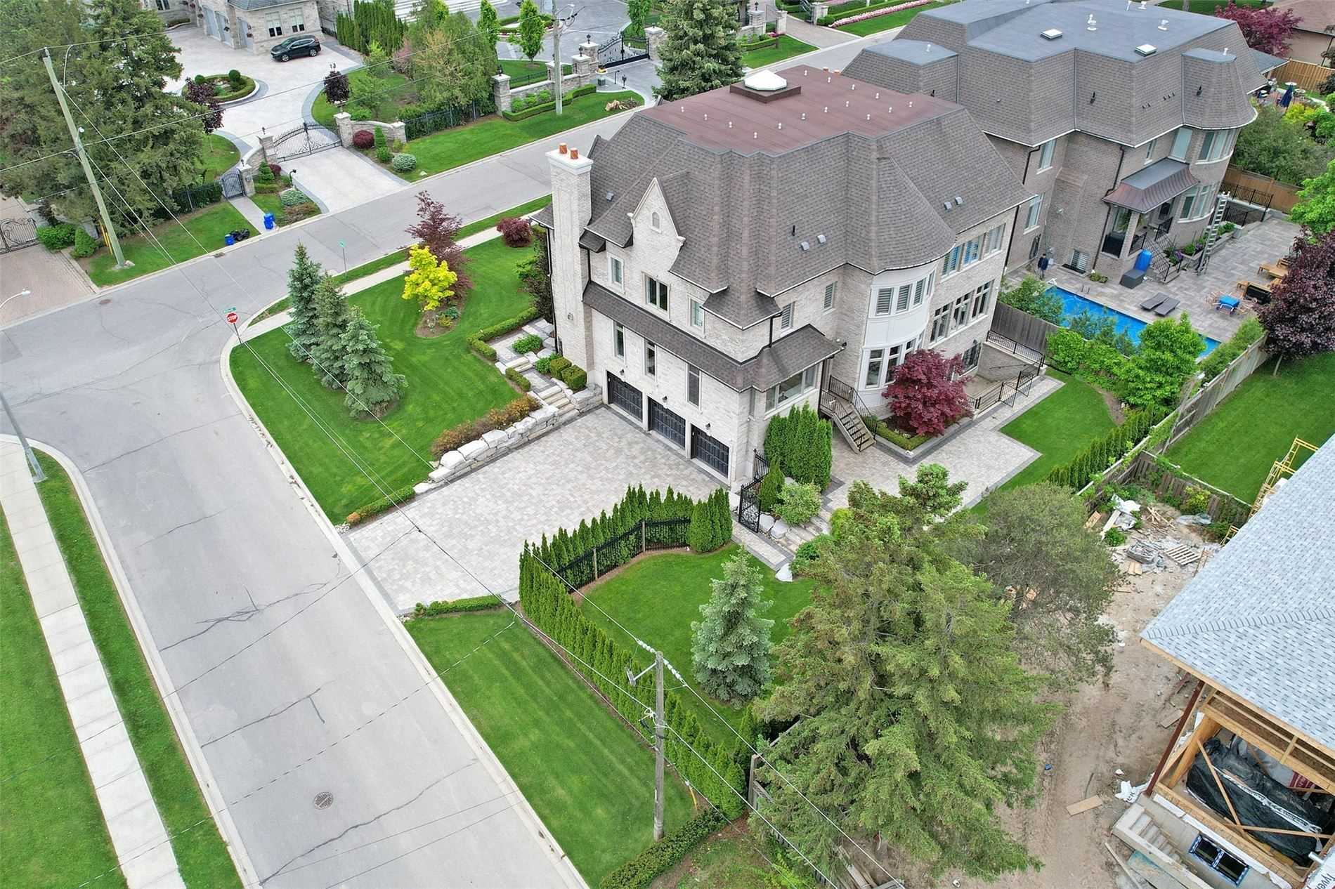 60 Westwood Lane