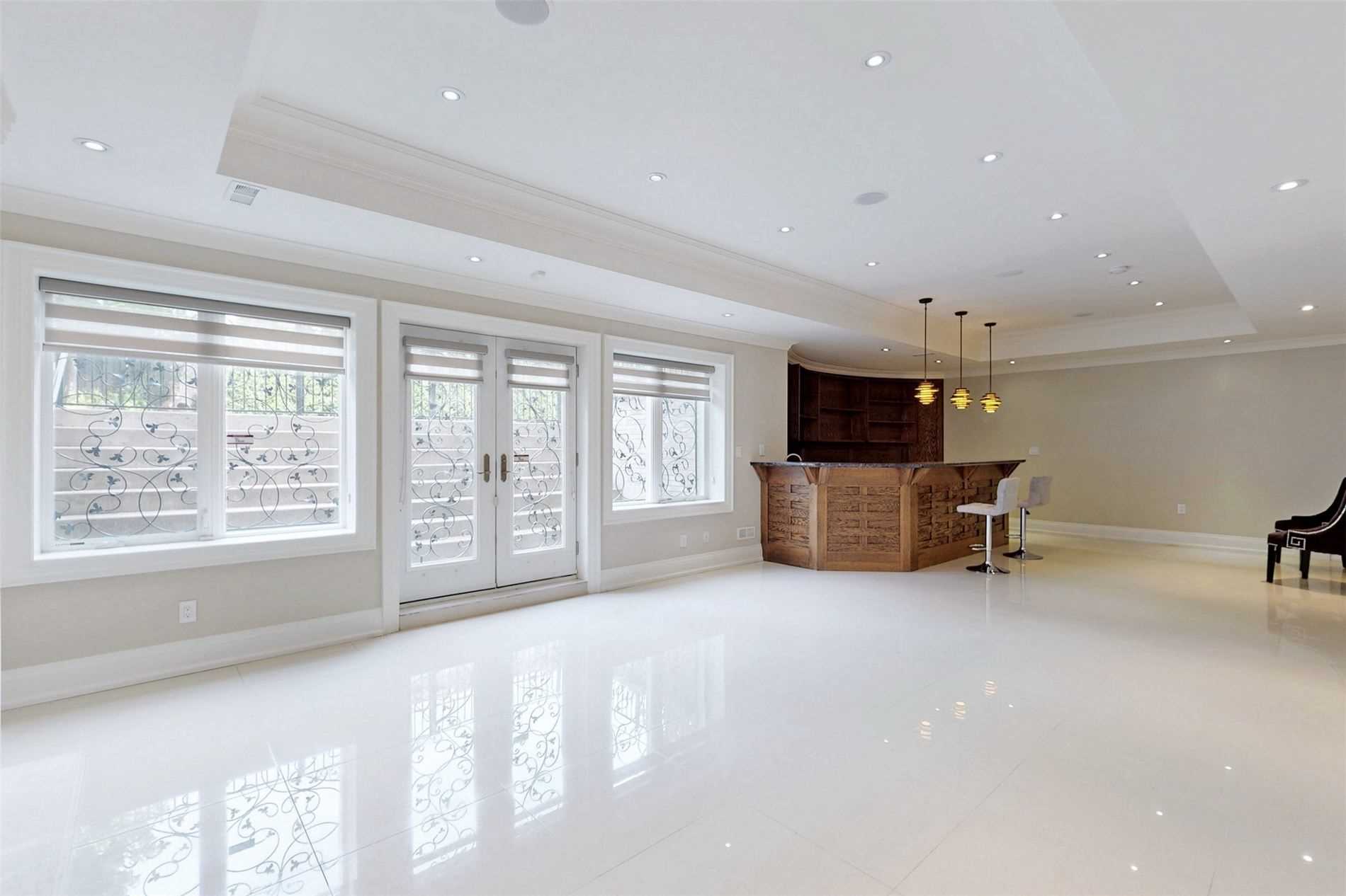 60 Westwood Lane