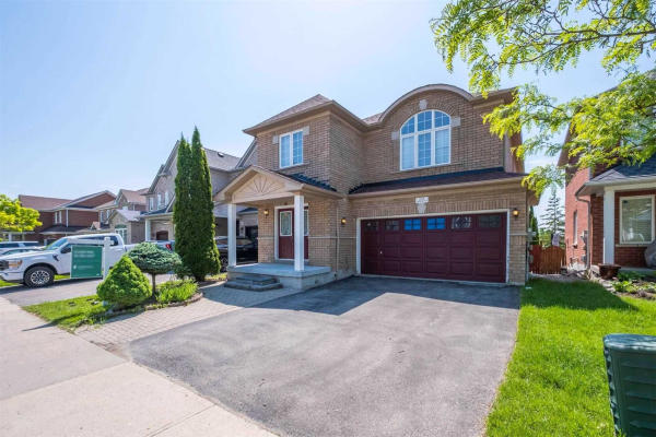 640 Society Cres, Newmarket