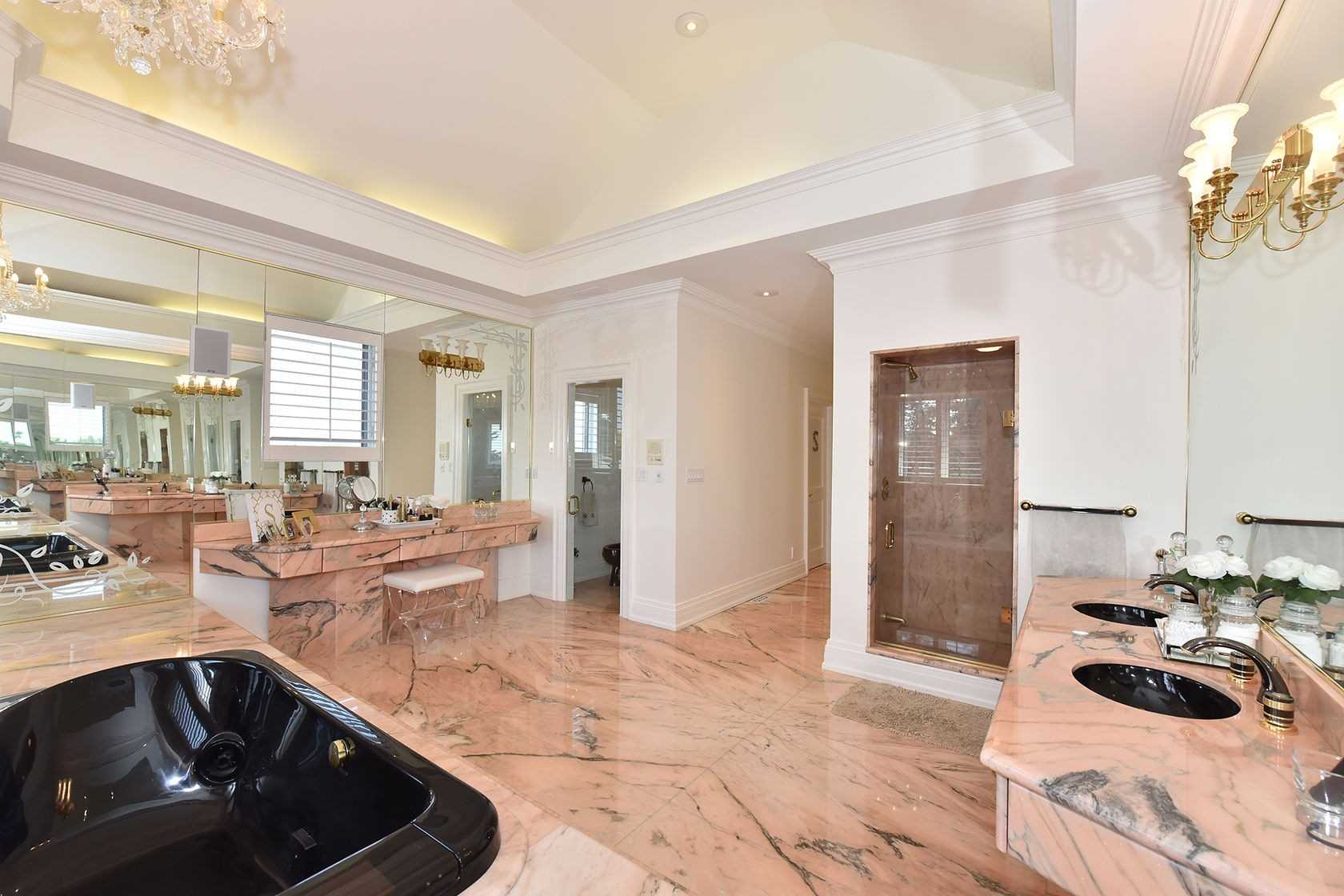 71 Delia Pl