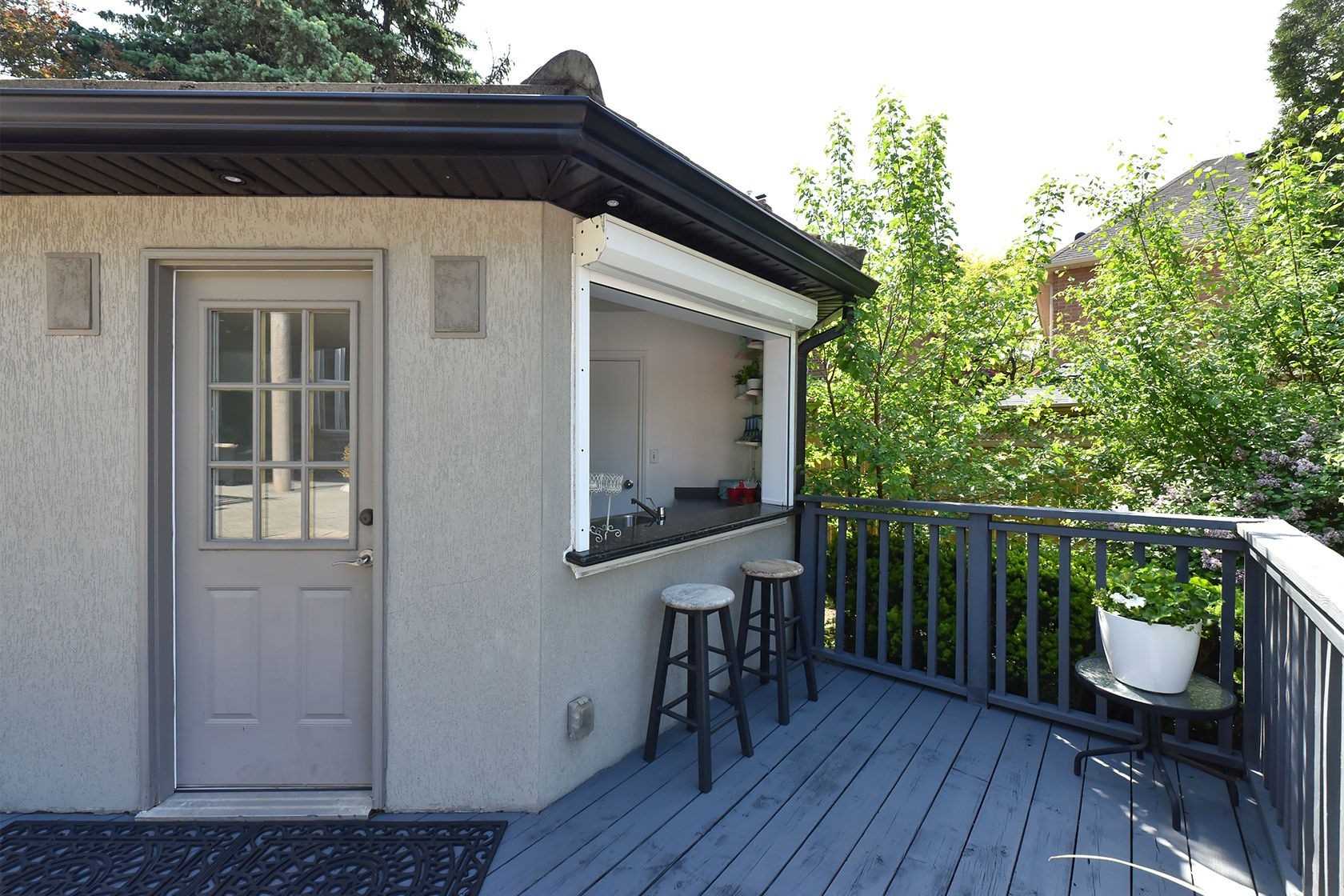 71 Delia Pl