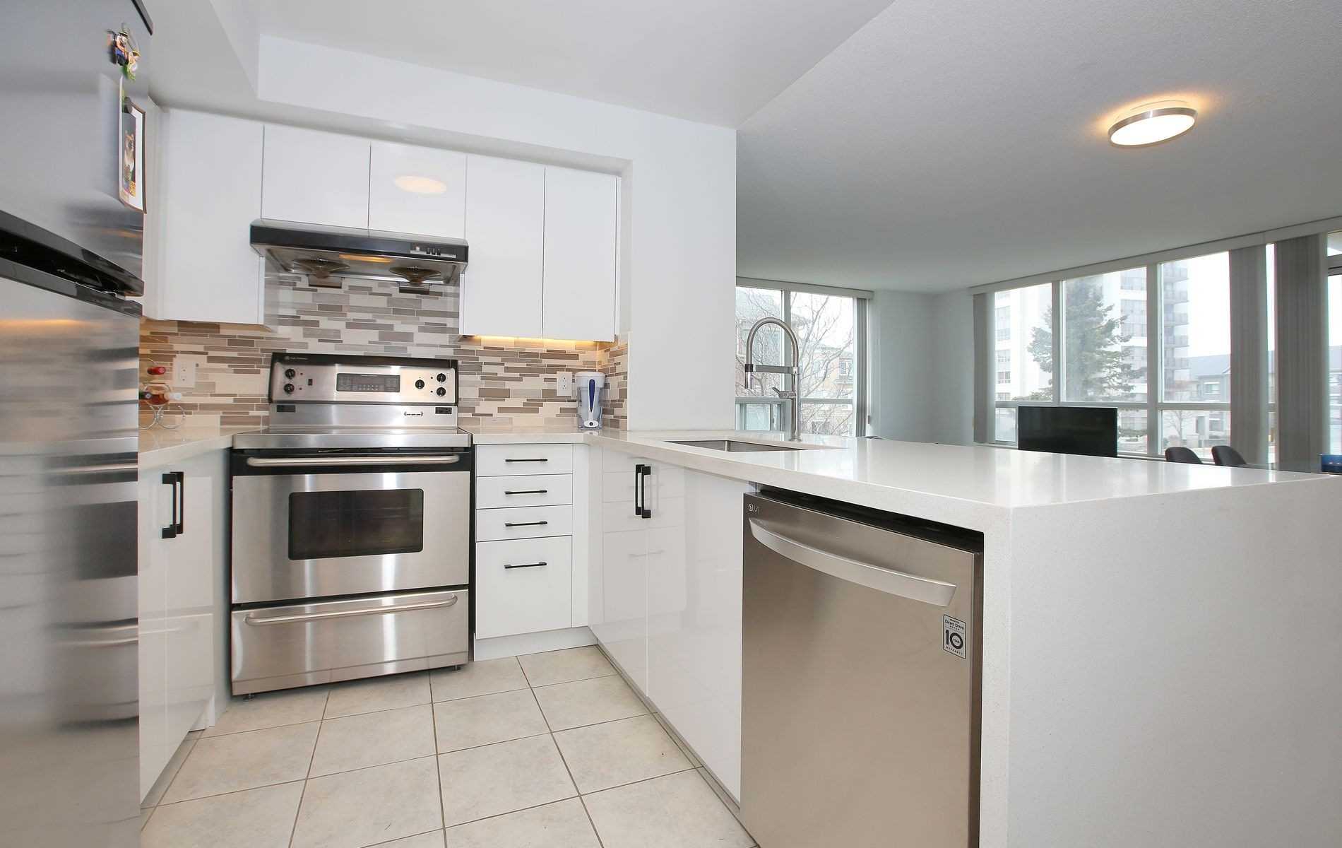 48 Suncrest Blvd, #206