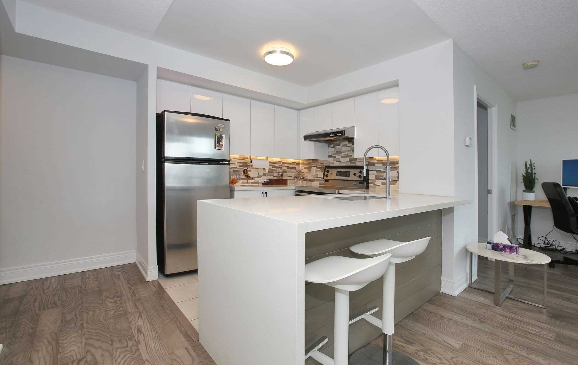 48 Suncrest Blvd, #206
