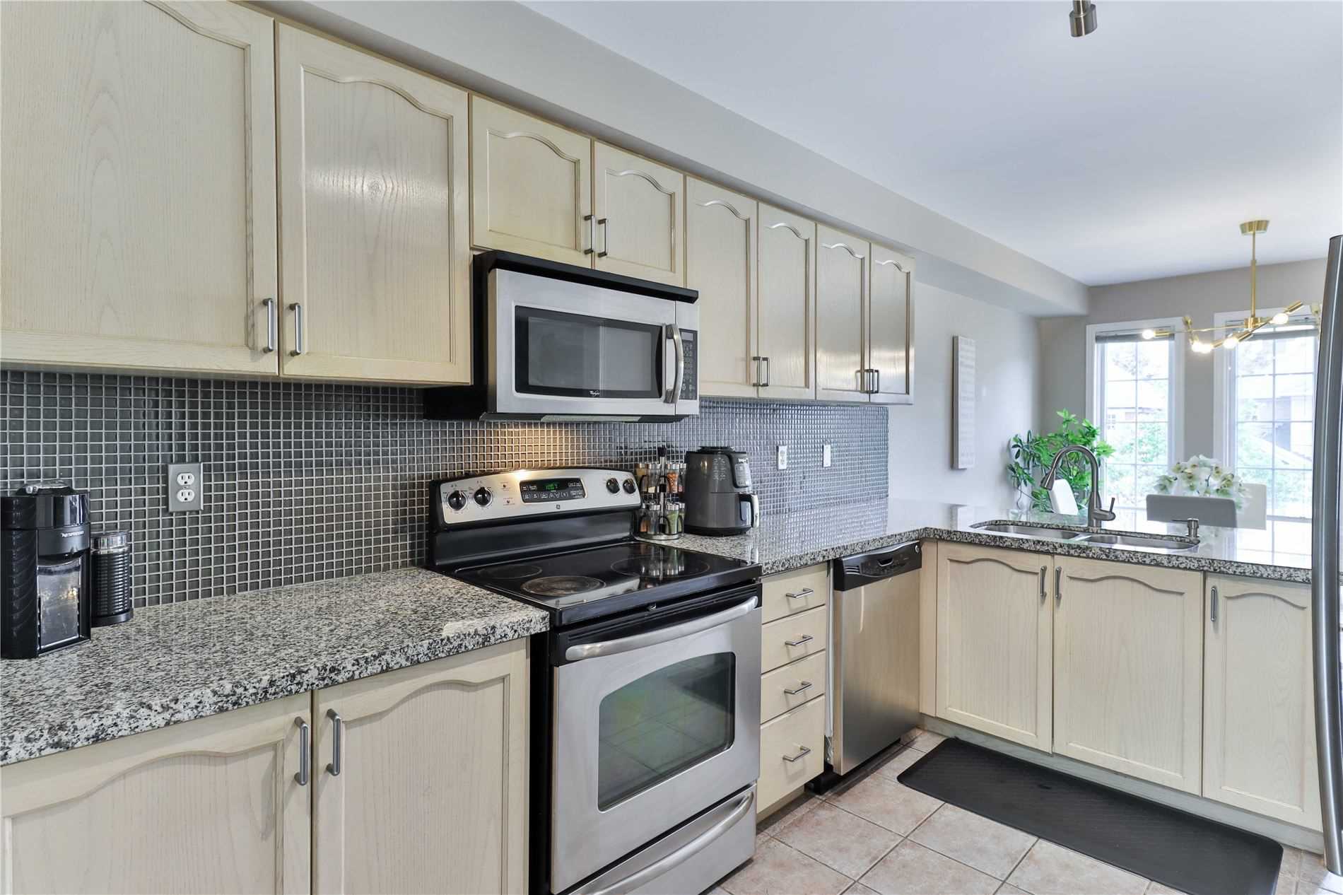100 Coburg Cres