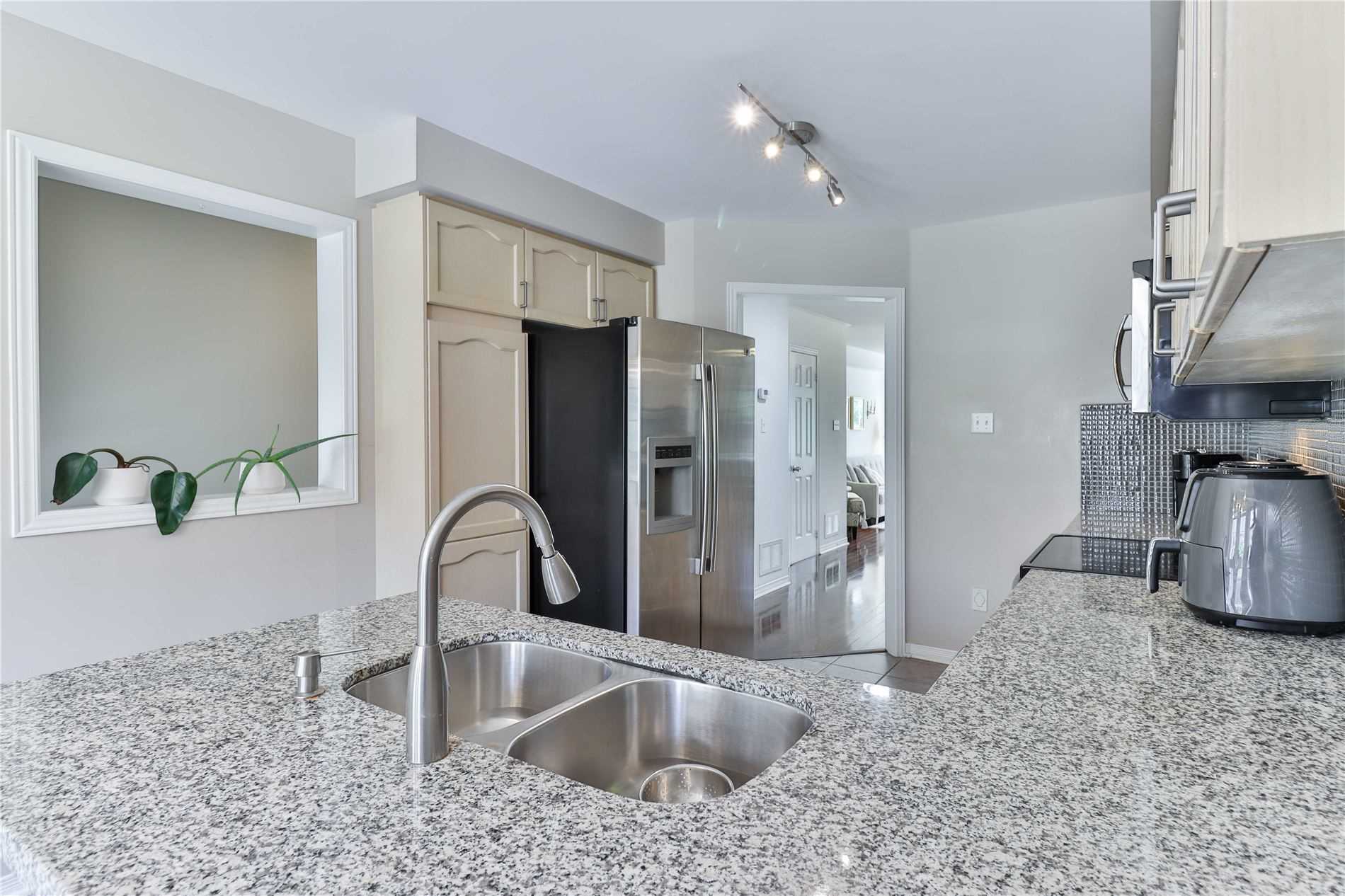 100 Coburg Cres