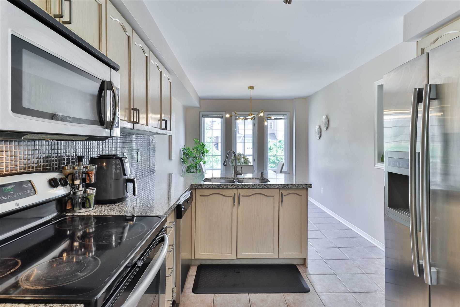 100 Coburg Cres