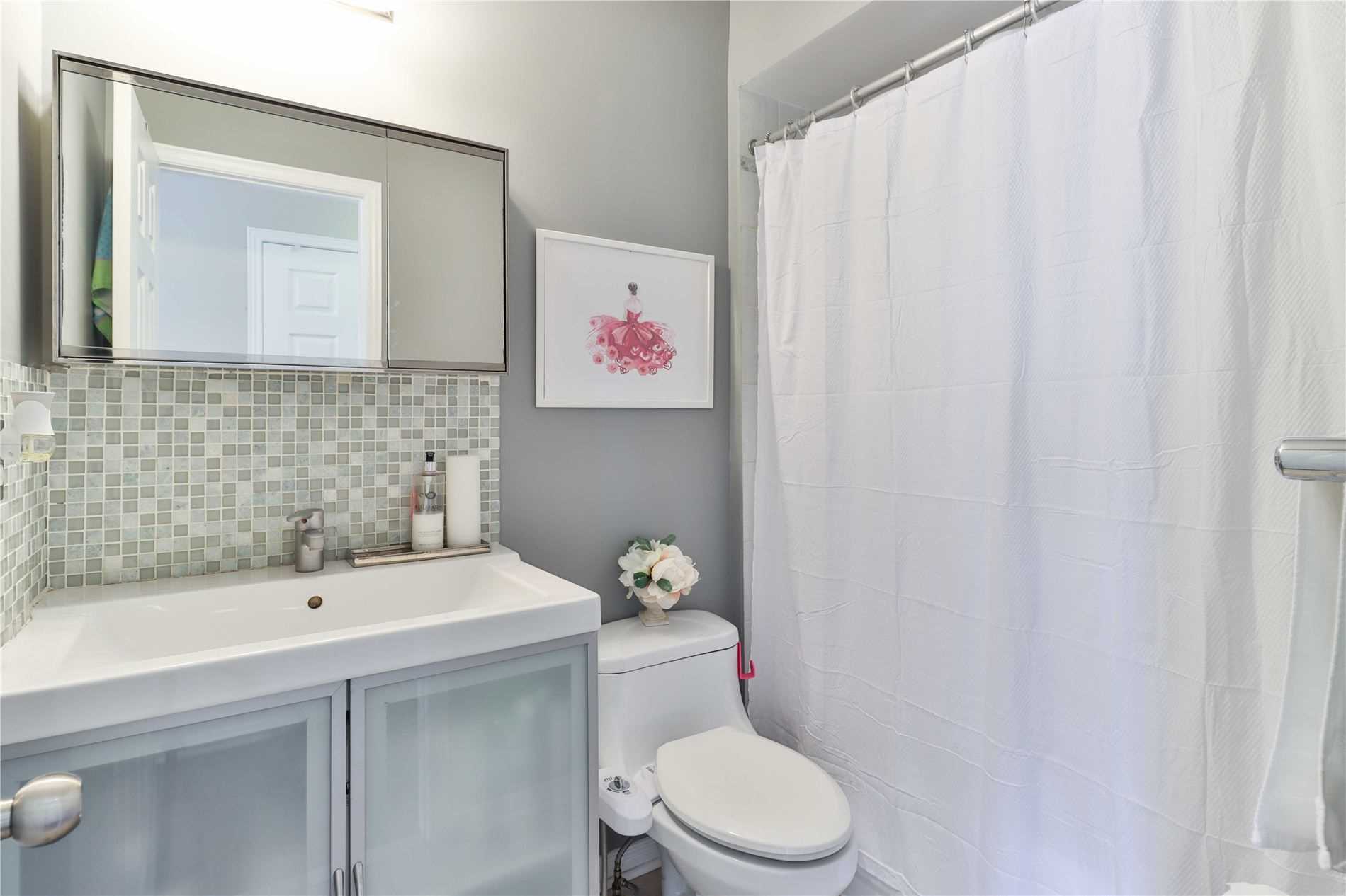100 Coburg Cres