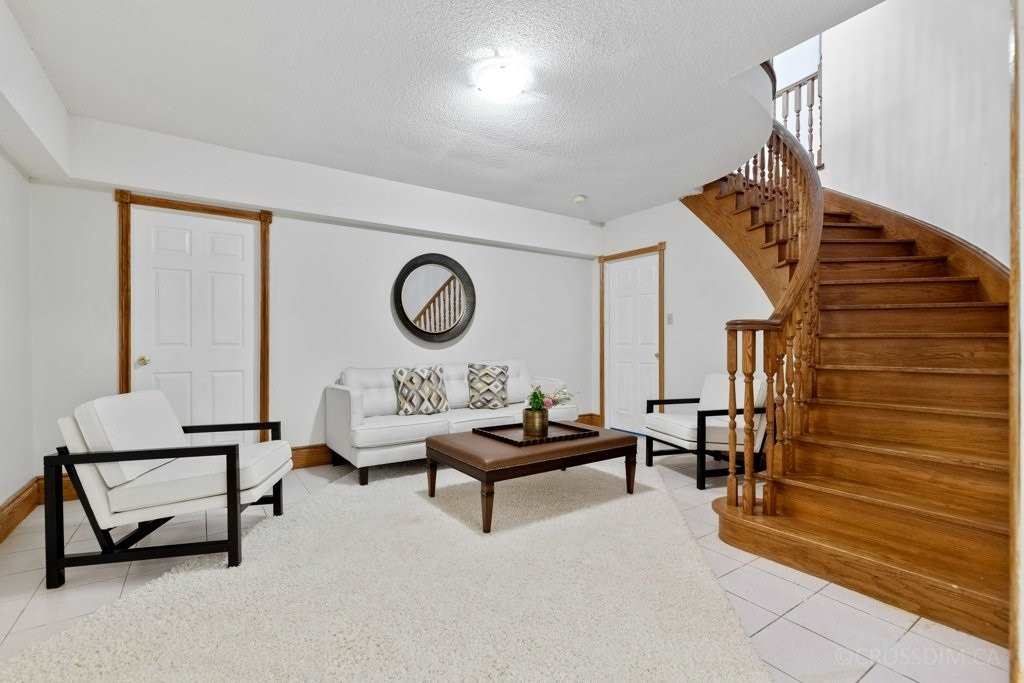 452 Feasby Rd