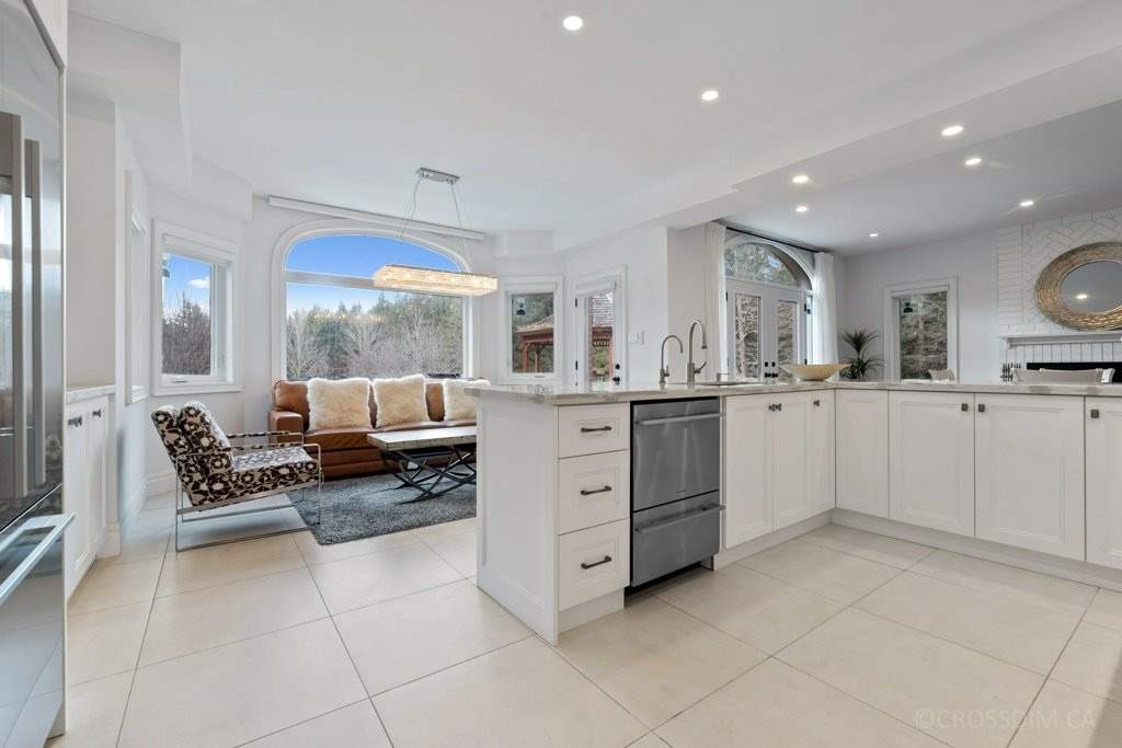 452 Feasby Rd