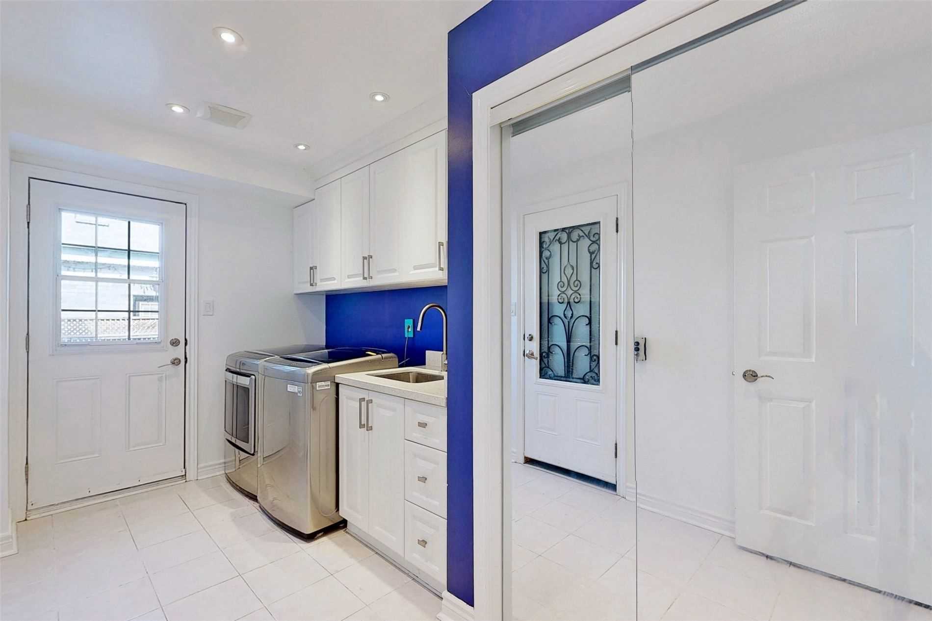 568 Elgin Mills Rd W