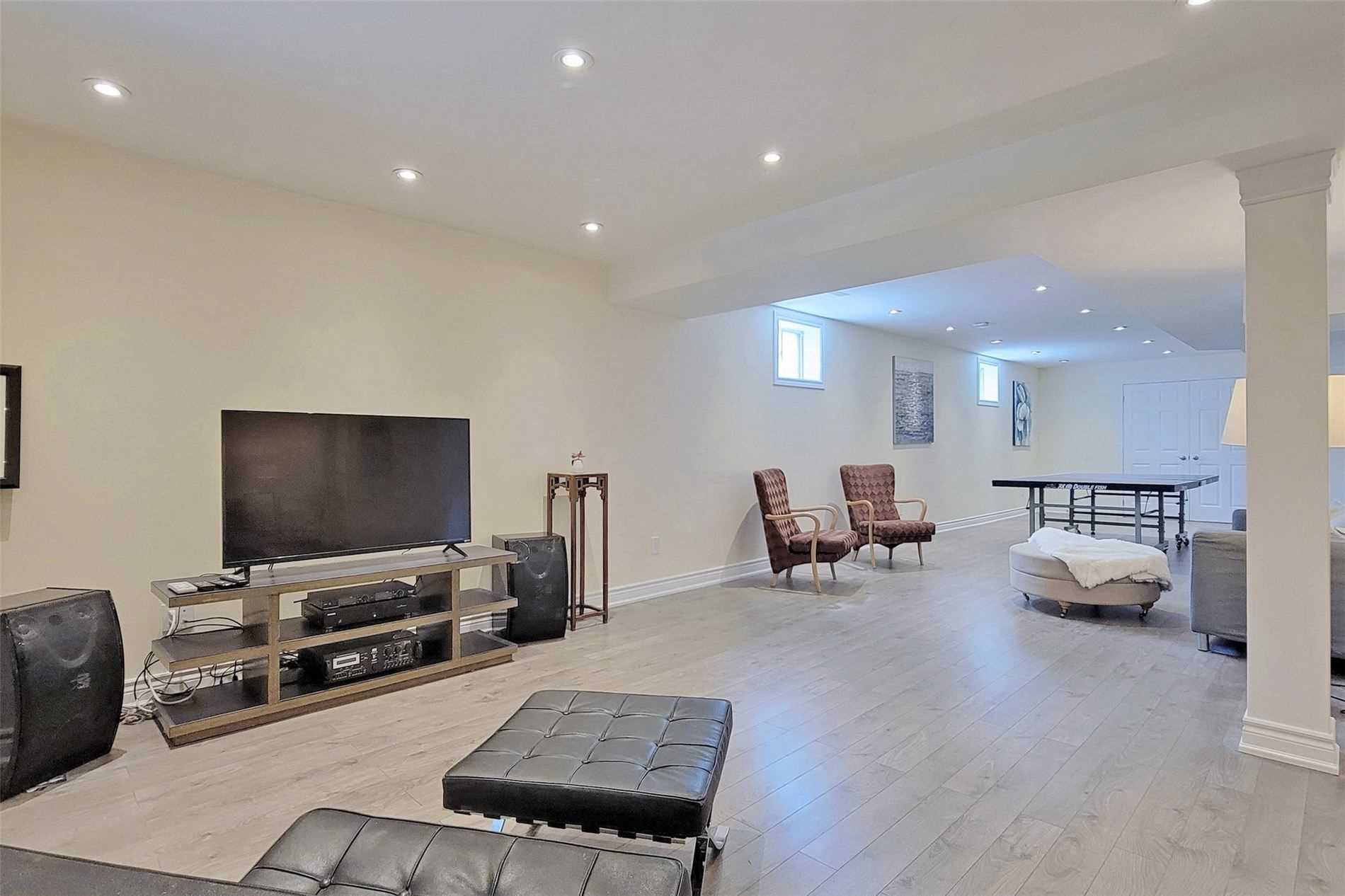 568 Elgin Mills Rd W