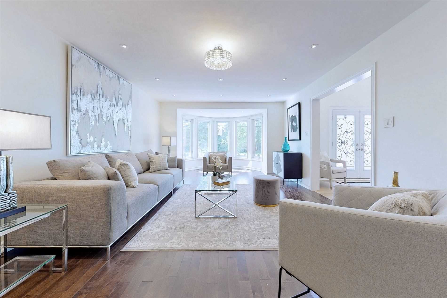 568 Elgin Mills Rd W