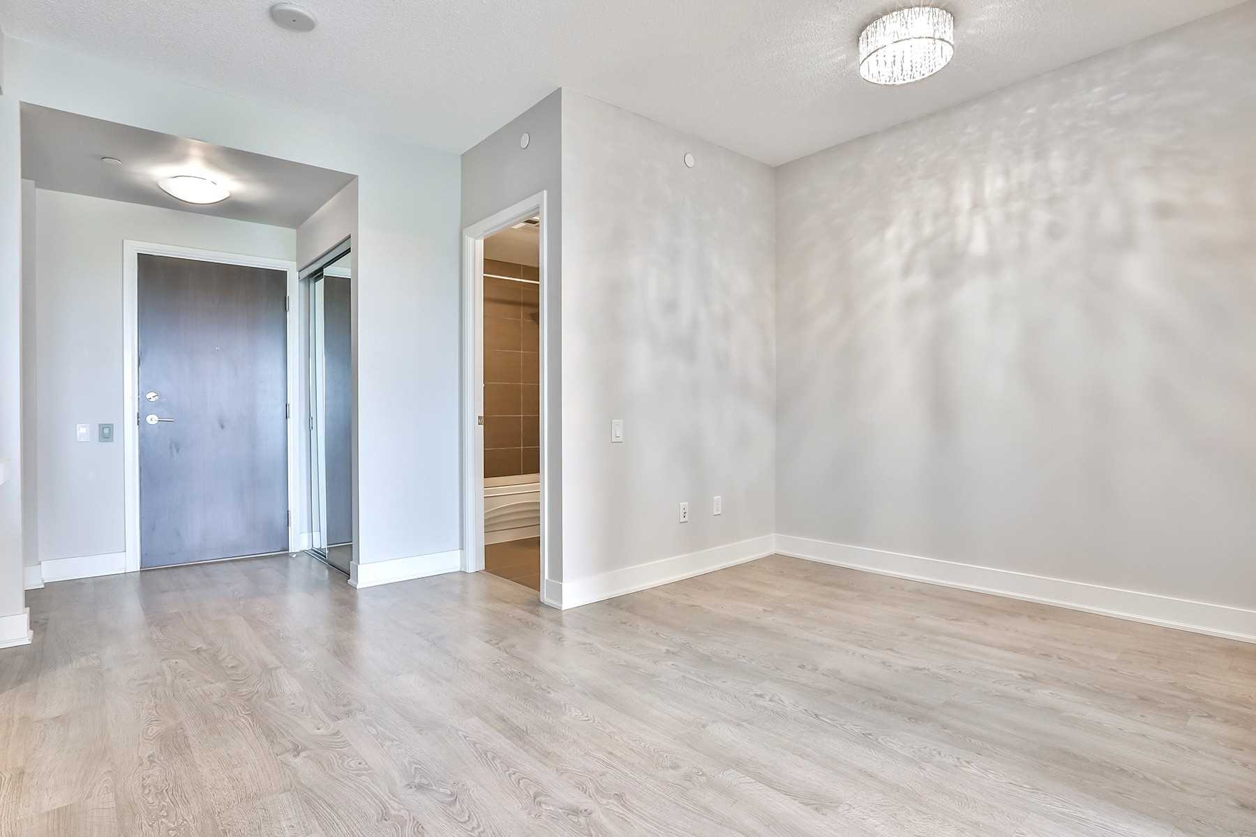 7608 Yonge St, #607