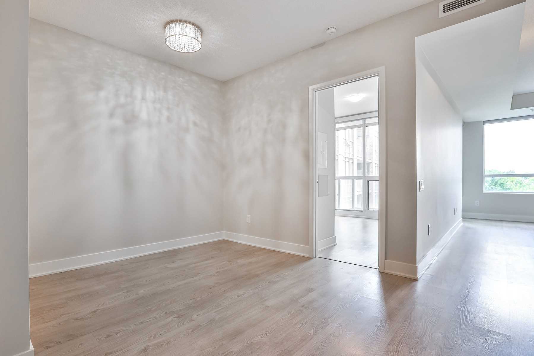 7608 Yonge St, #607