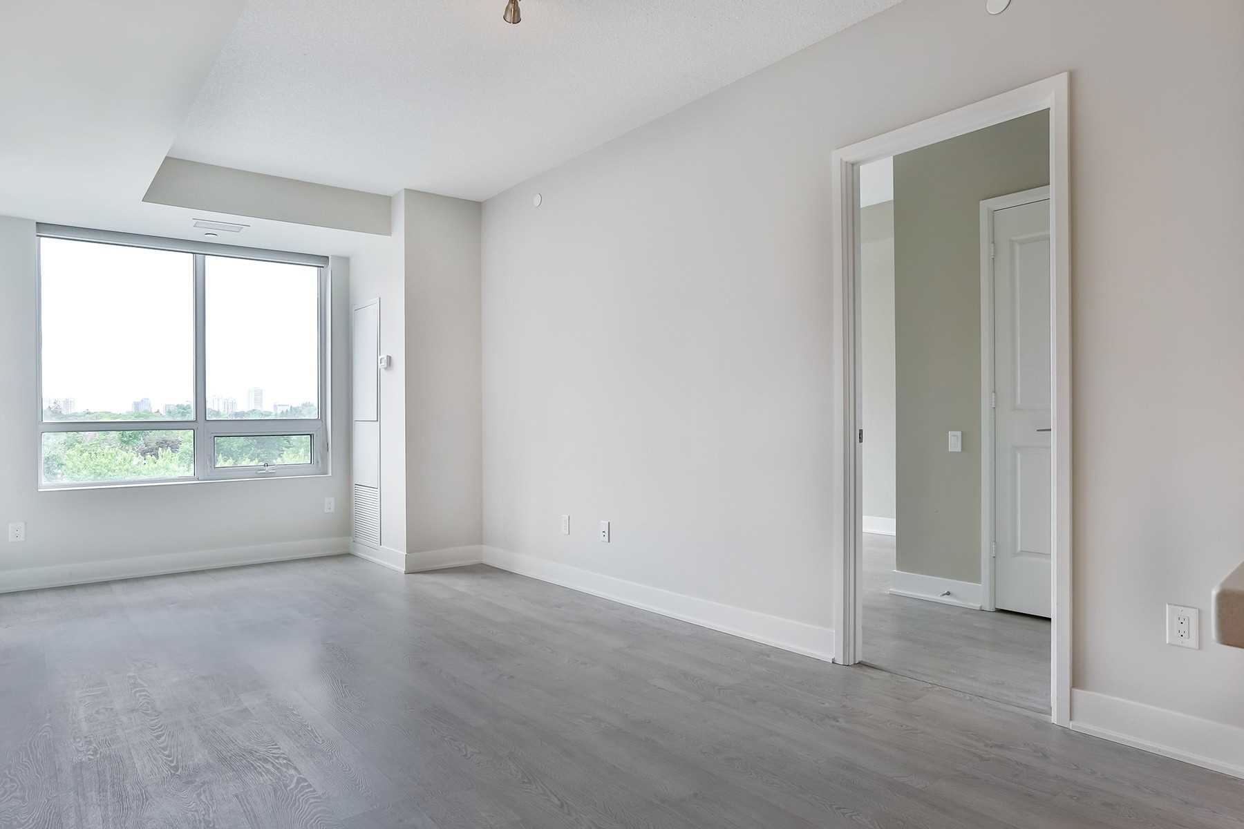 7608 Yonge St, #607