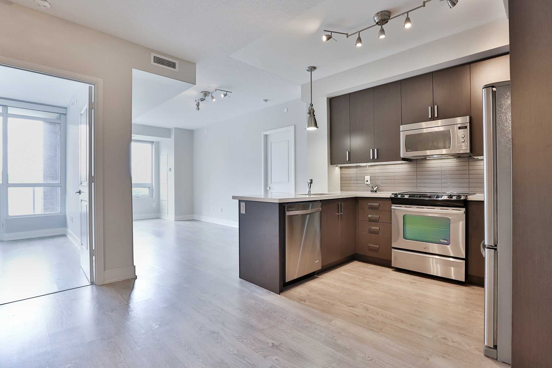 7608 Yonge St, #607