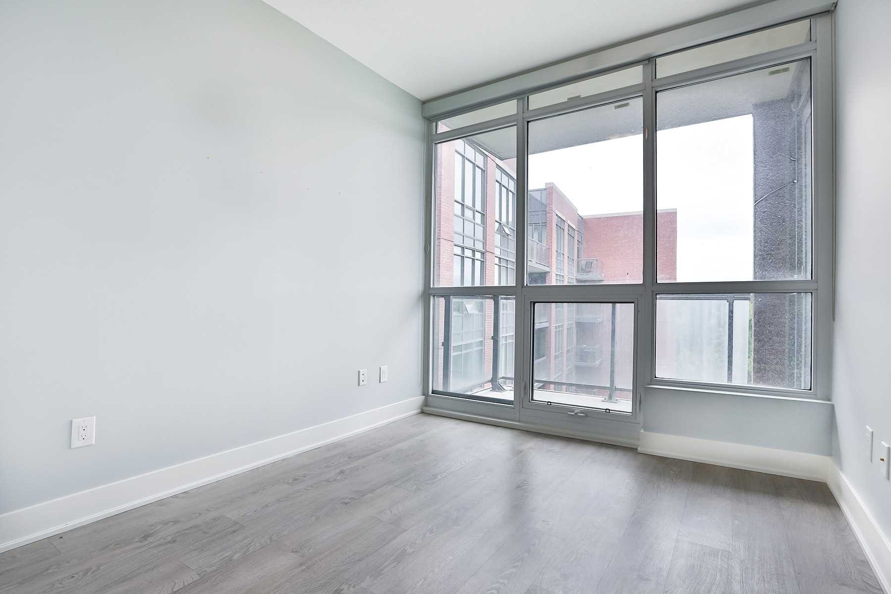 7608 Yonge St, #607