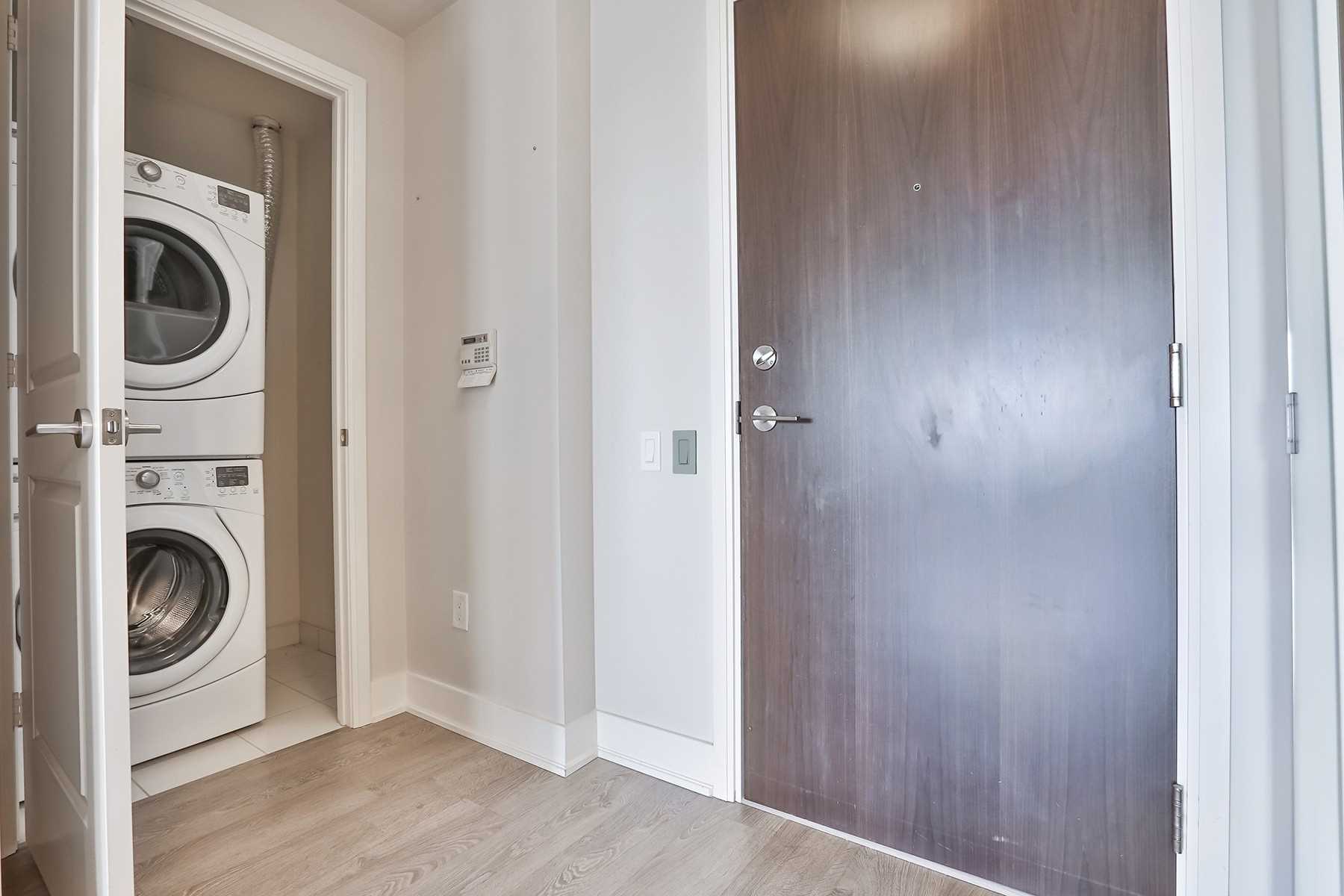 7608 Yonge St, #607