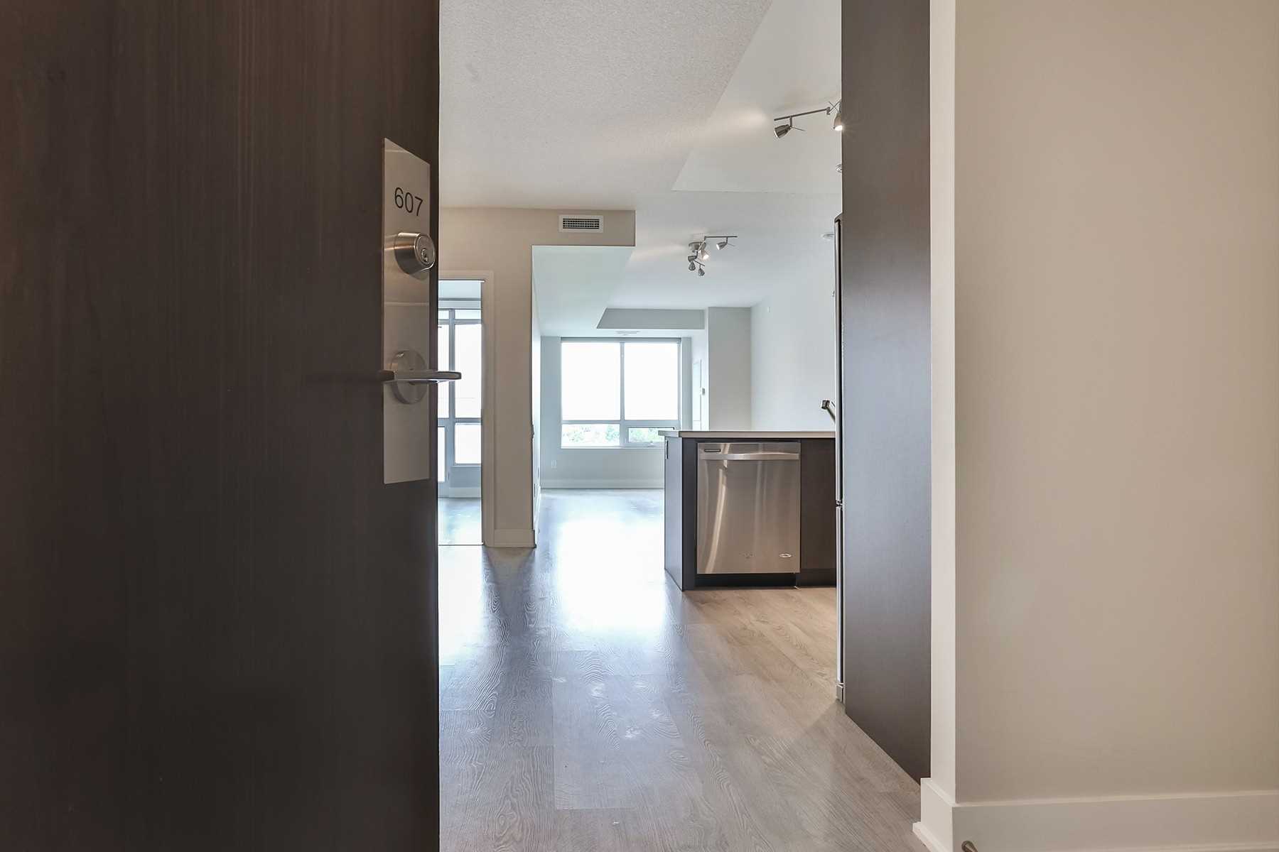 7608 Yonge St, #607