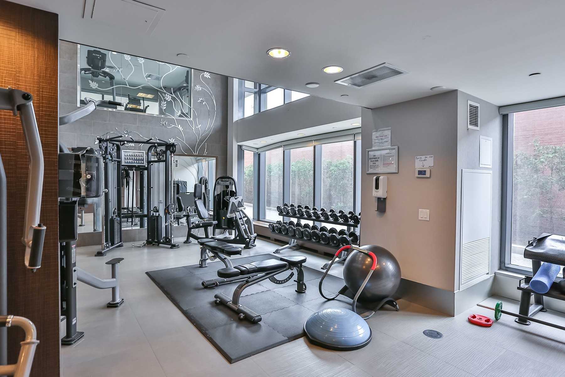 7608 Yonge St, #607