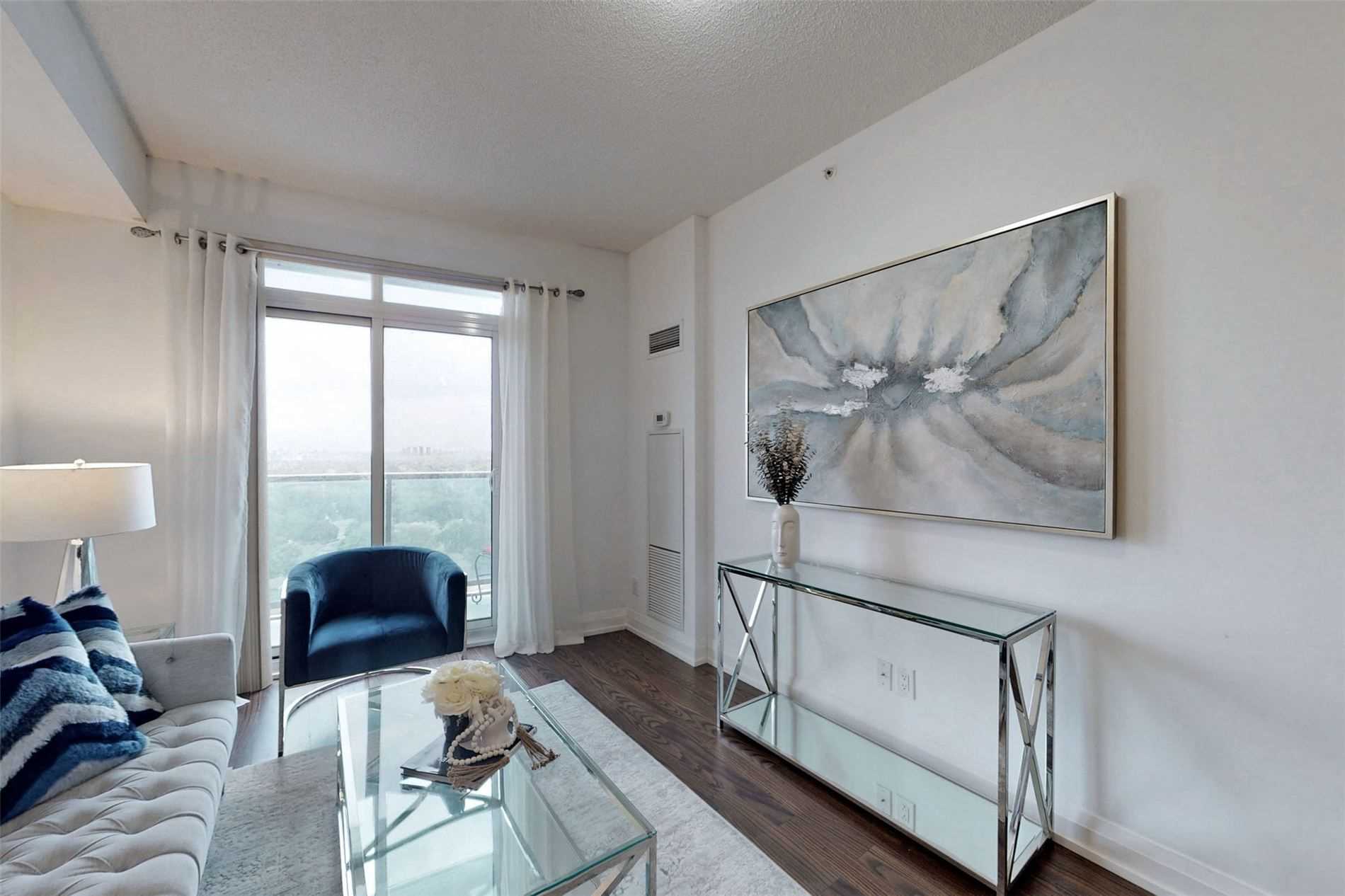 7161 Yonge St S, #1527