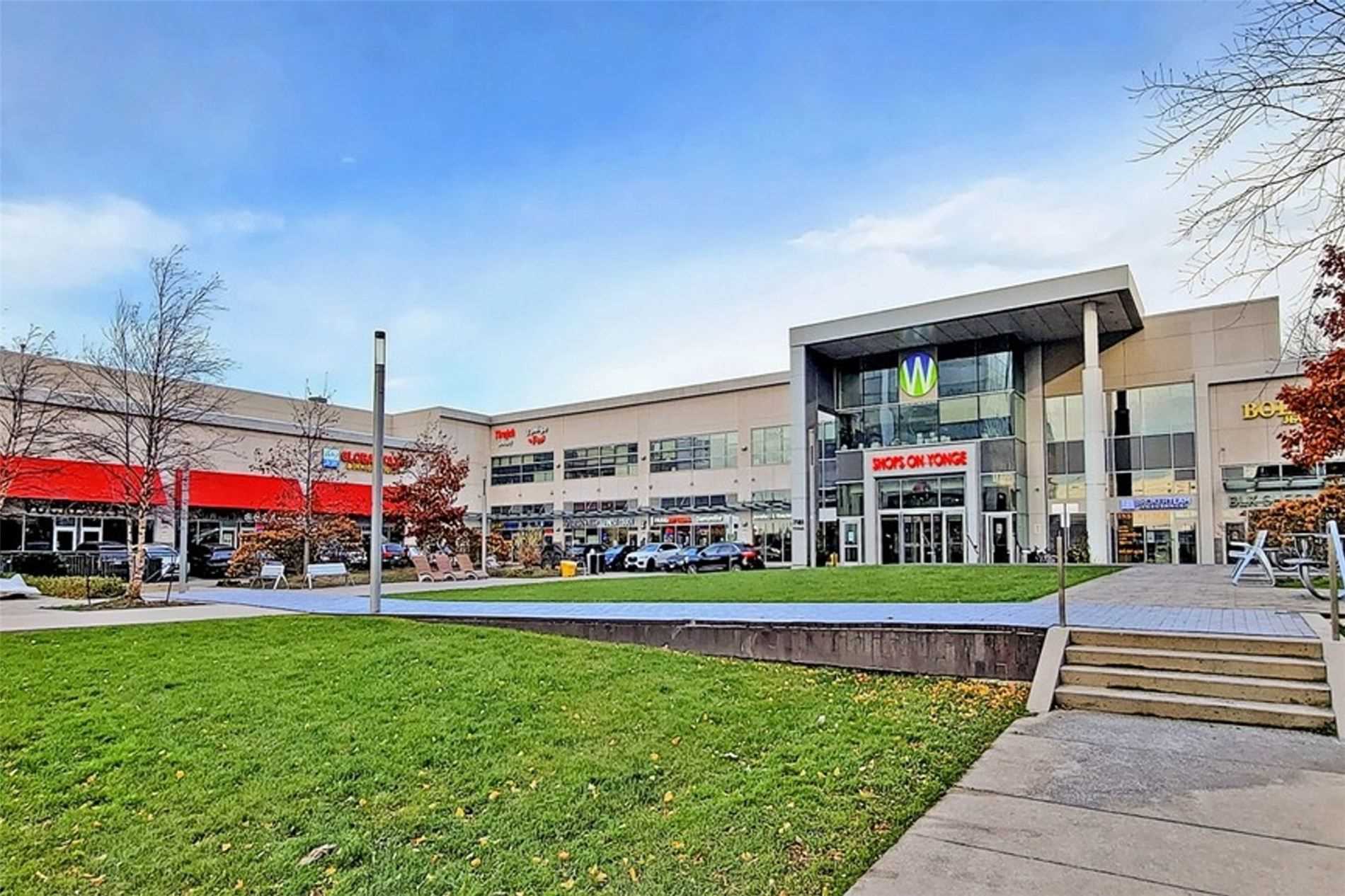 7161 Yonge St S, #1527