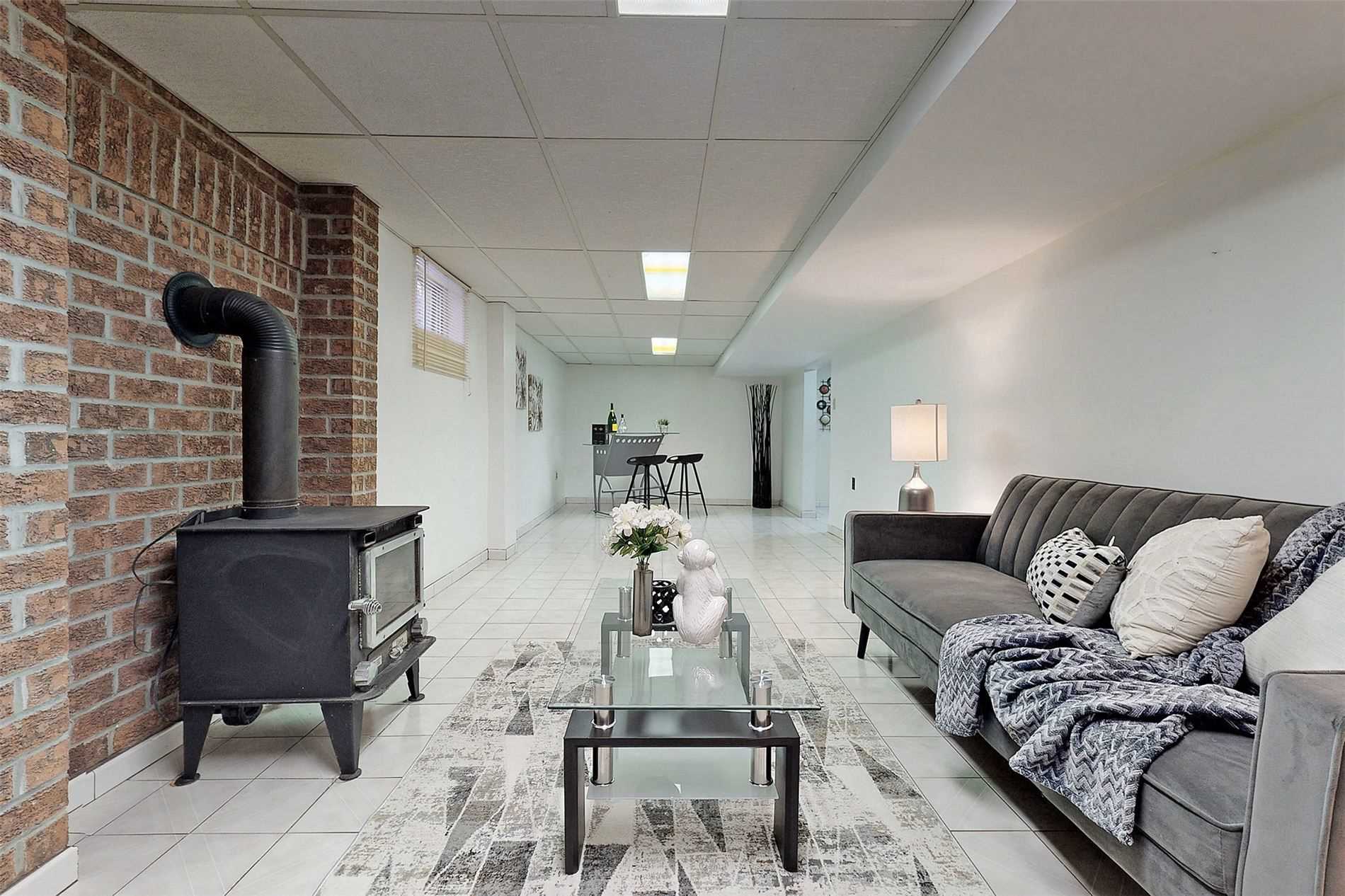 116 Risebrough Circ