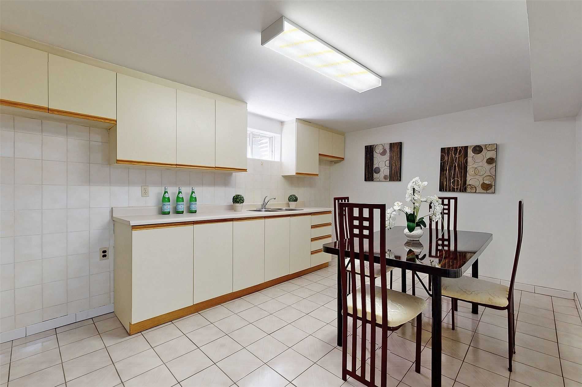116 Risebrough Circ