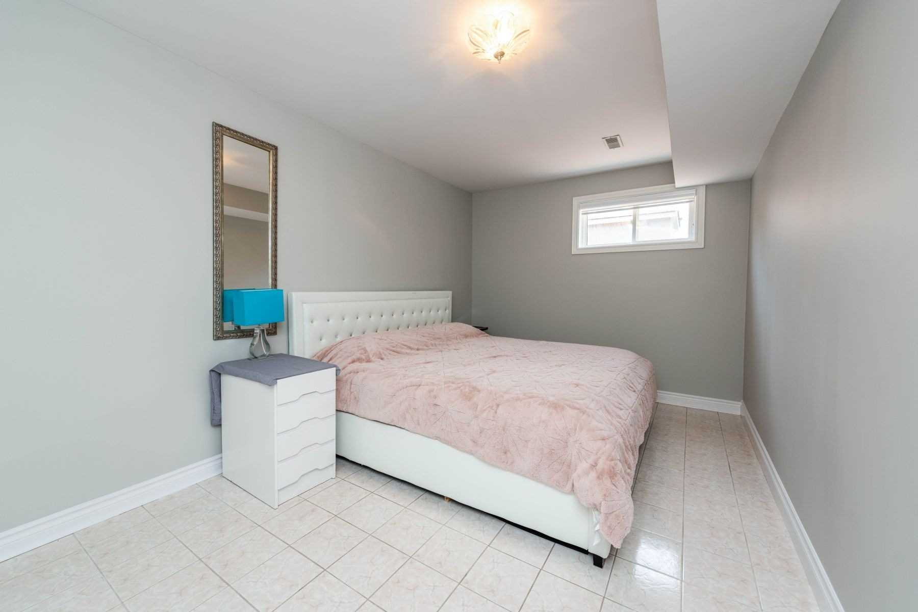 2 Twinberry Cres
