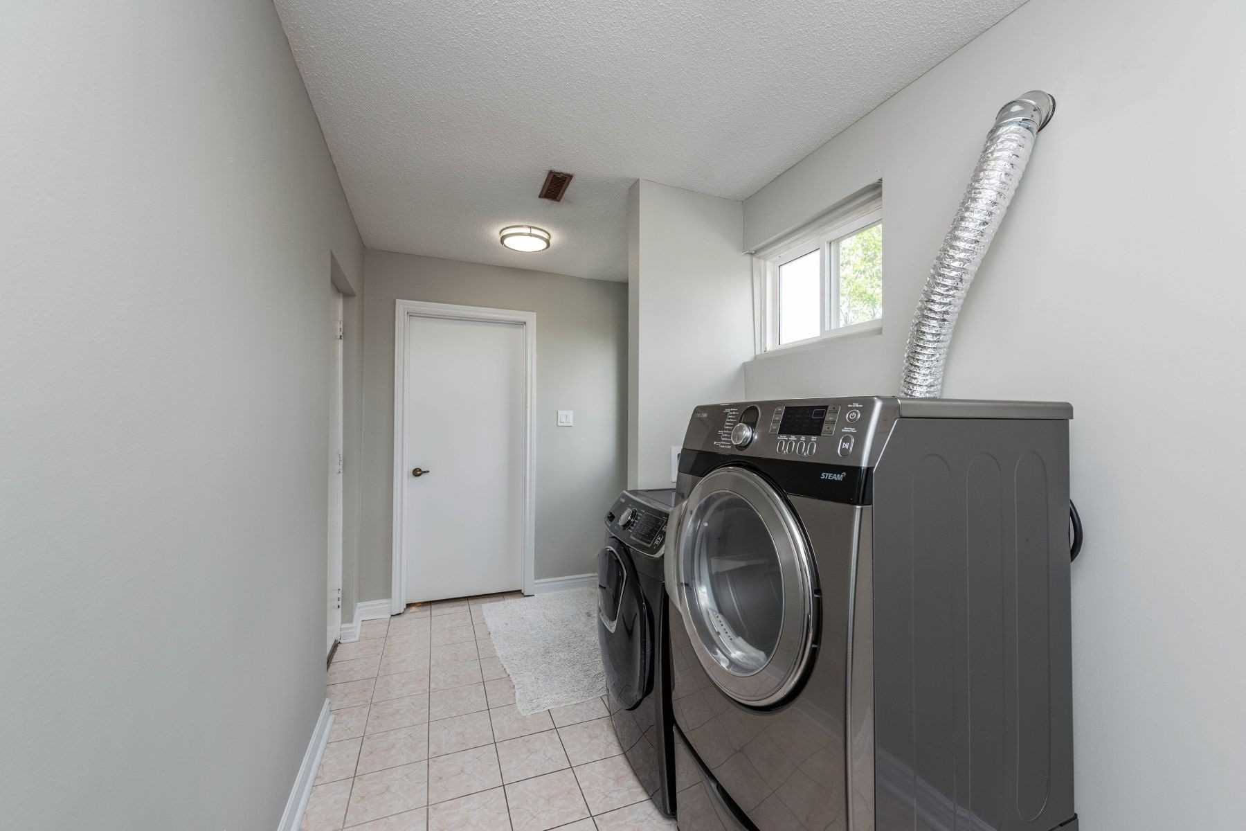 2 Twinberry Cres