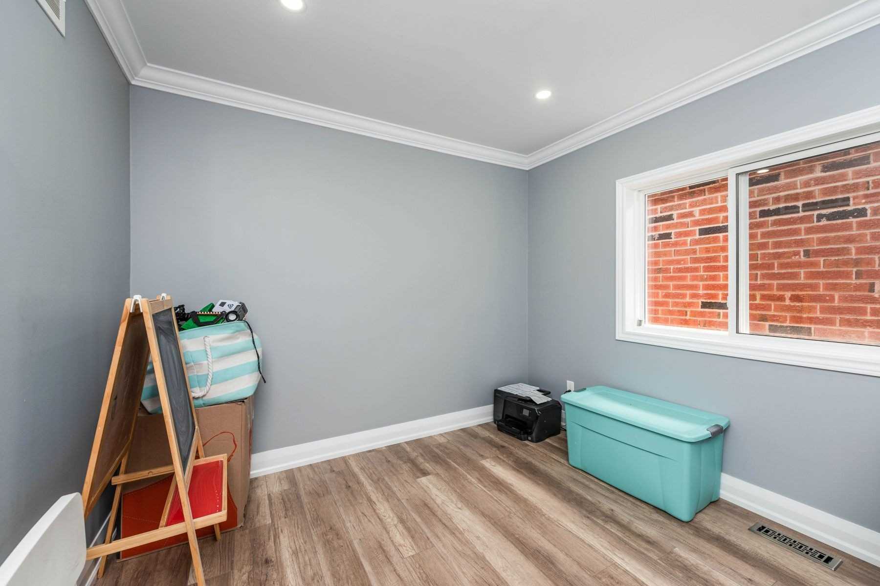 2 Twinberry Cres