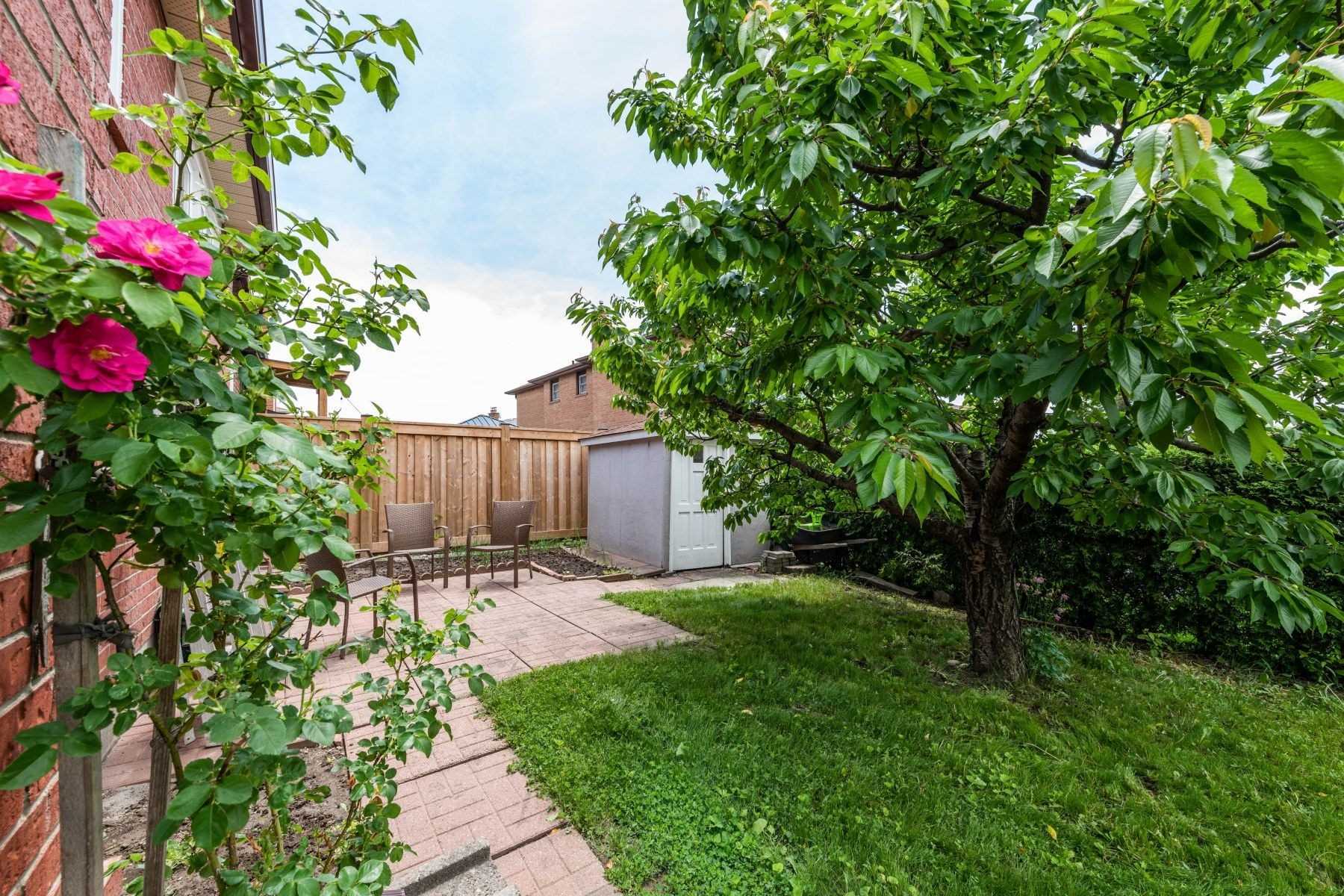 2 Twinberry Cres