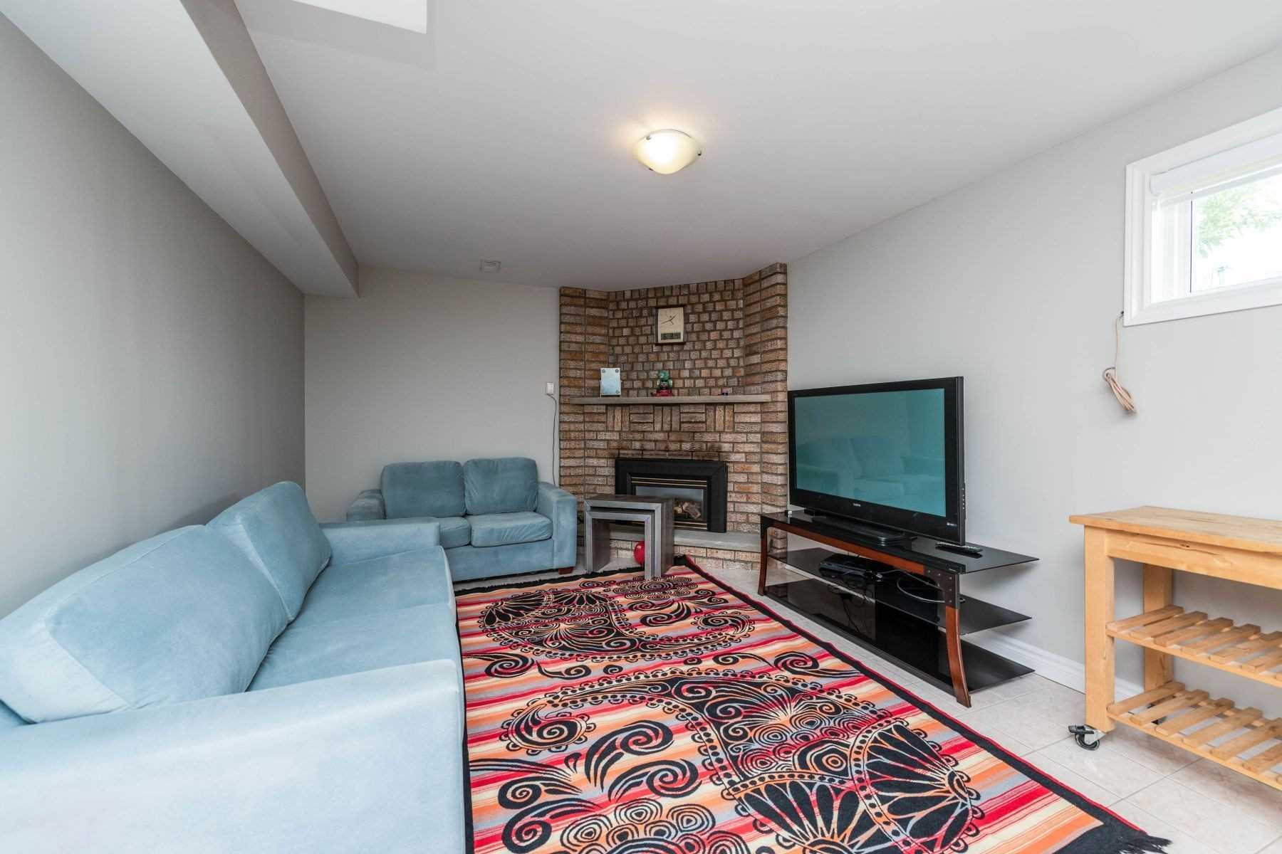 2 Twinberry Cres