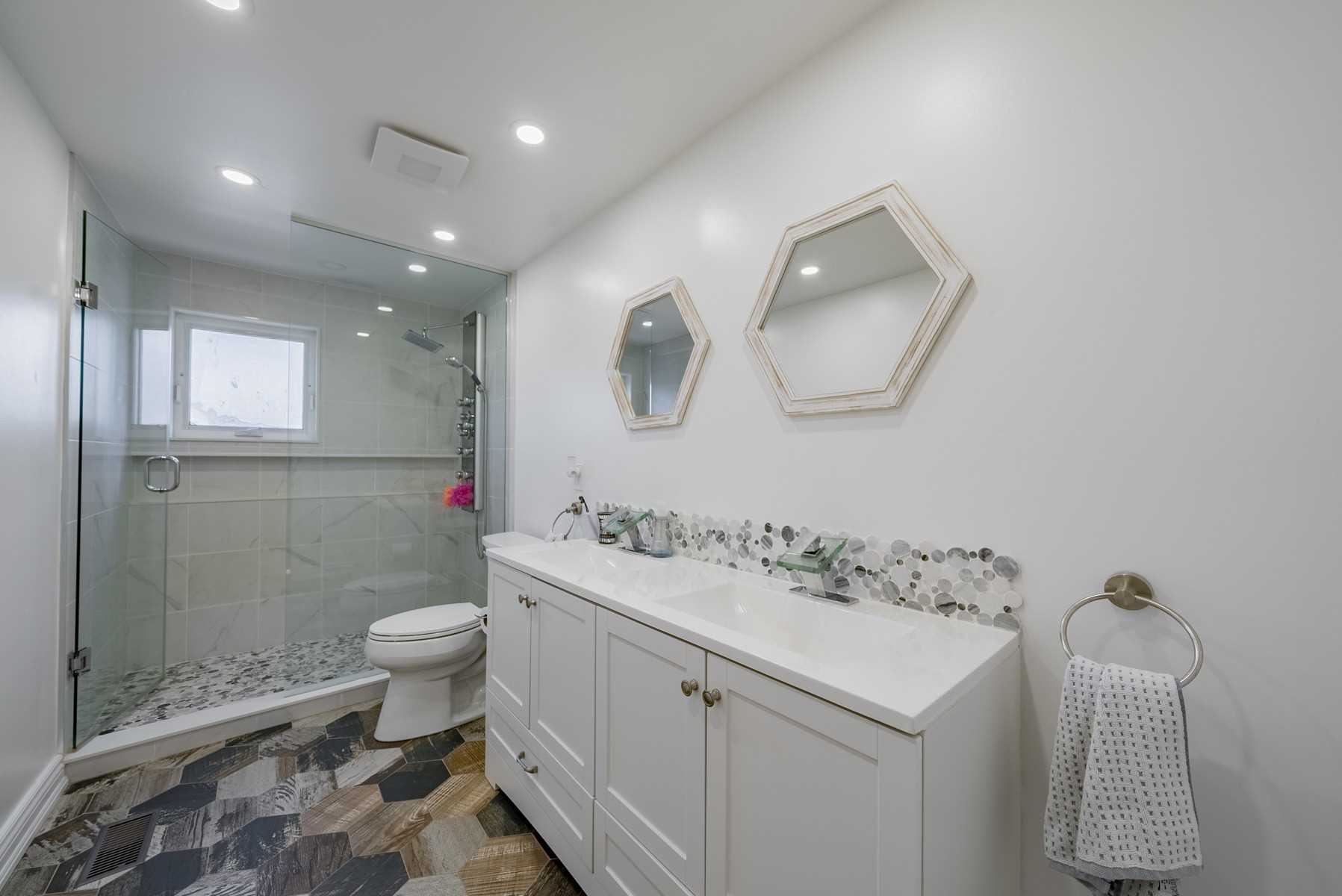 21 Mayvern Cres